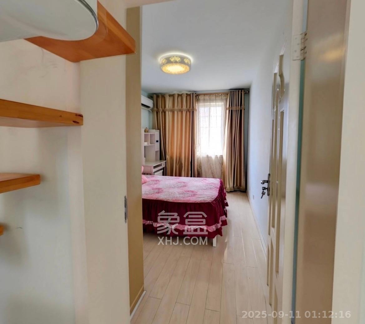 梅苑家园  5室2厅2卫    1800.0元/月室内图