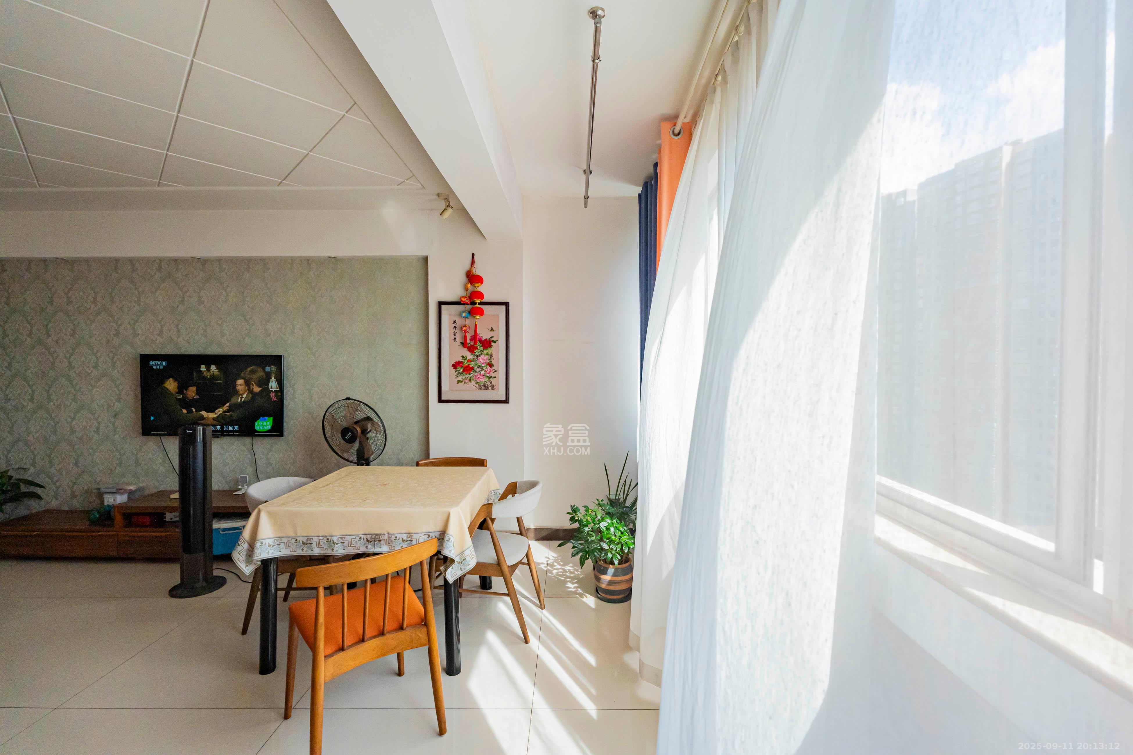 兴汉大厦  4室2厅2卫    128.0万阳台