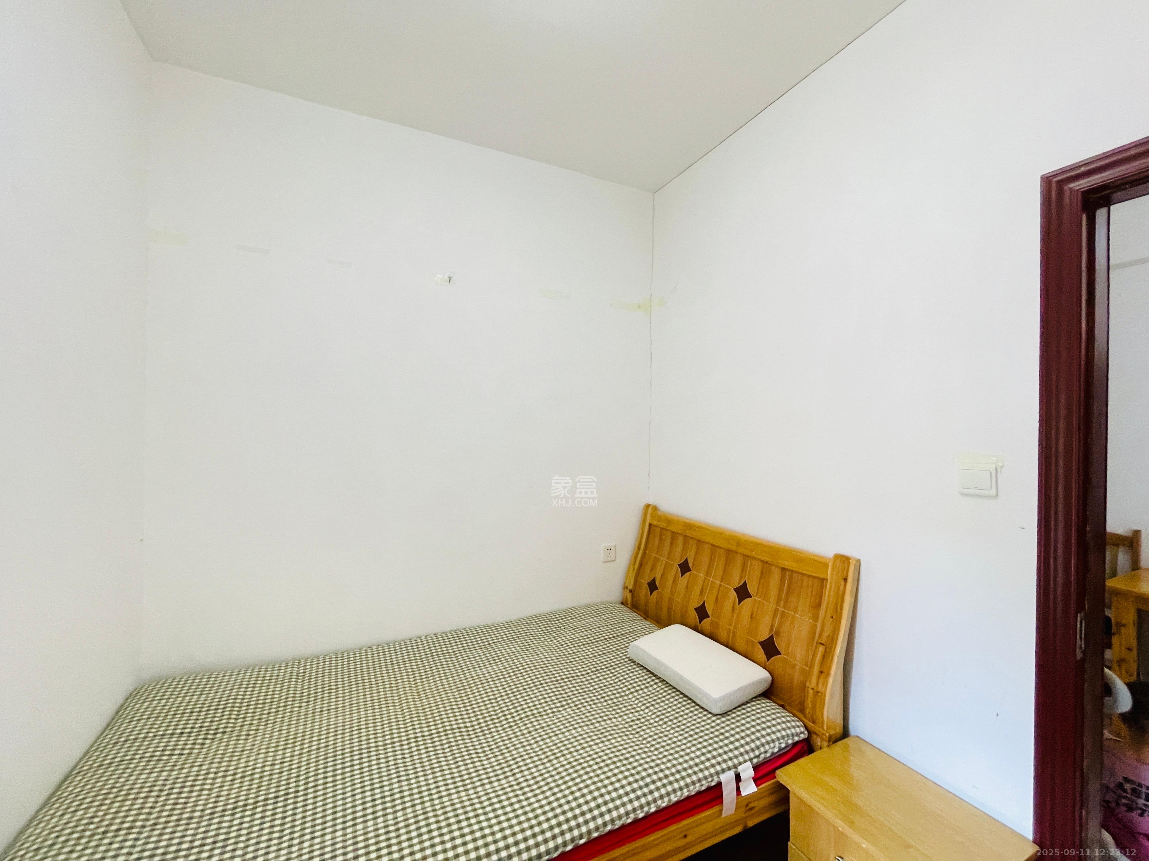 地质家园一、二期(地泰人民公馆) 2室1厅1卫 2700.0元/月 地质家园一、二期(地泰人民公馆) 2室1厅1卫 2700.0元/月室内图