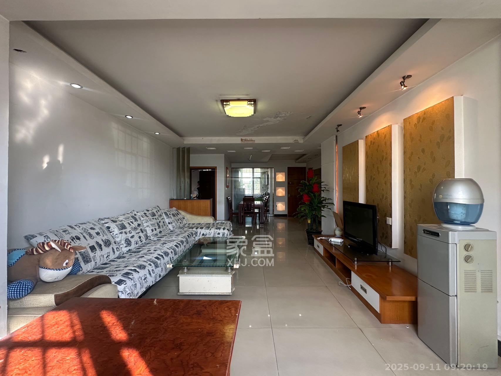 新星小区 3室2厅2卫 1800.0元/月 新星小区 3室2厅2卫 1800.0元/月室内图