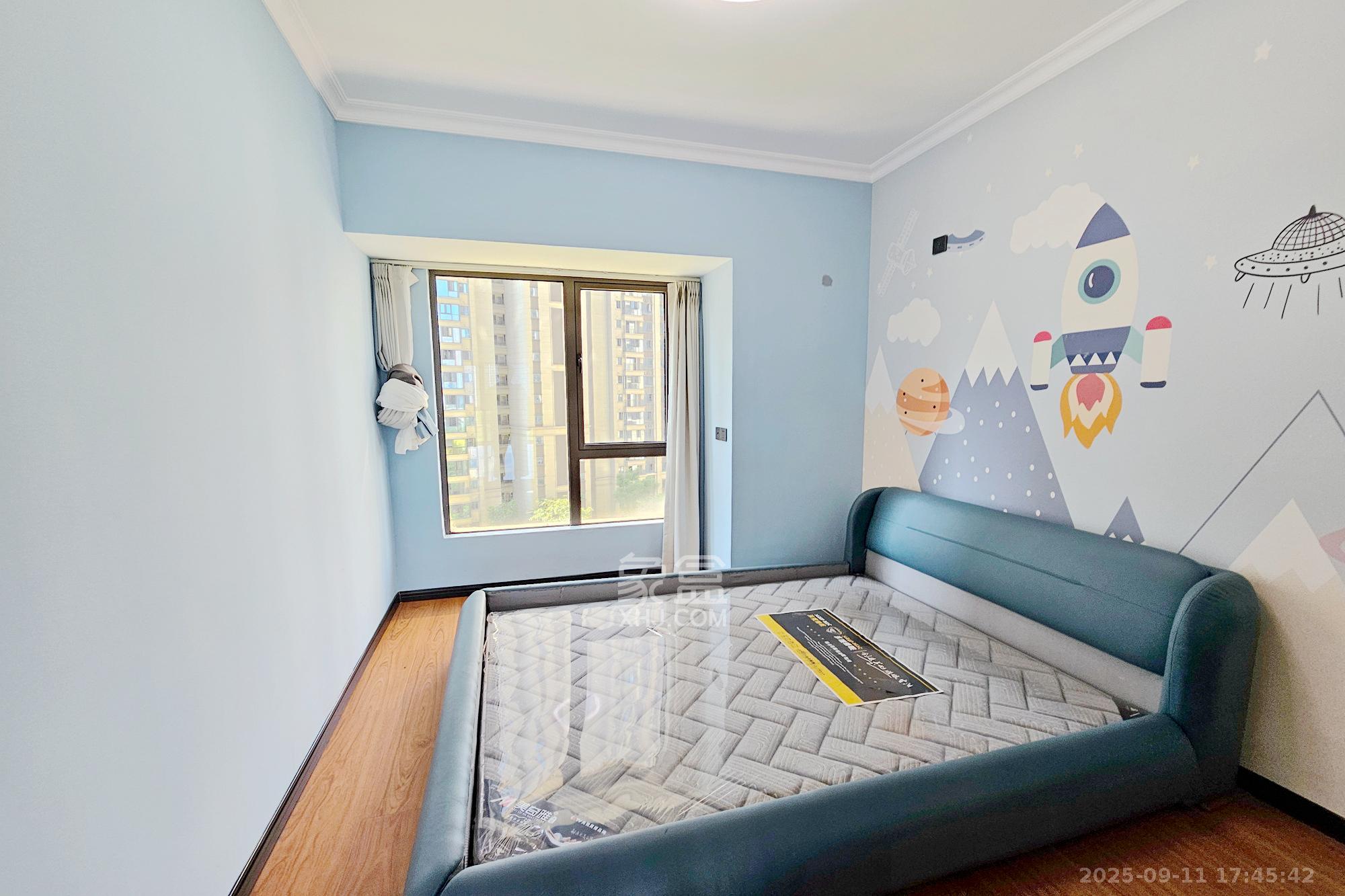 阳光城尚东湾凌云府 4室2厅1卫 185.0万 阳光城尚东湾凌云府 4室2厅1卫 185.0万卧室