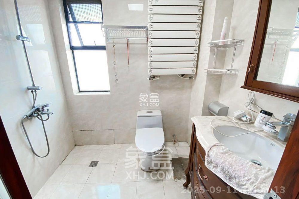 中海梅溪湖壹号 3室2厅2卫 2500.0元/月 中海梅溪湖壹号 3室2厅2卫 2500.0元/月室内图