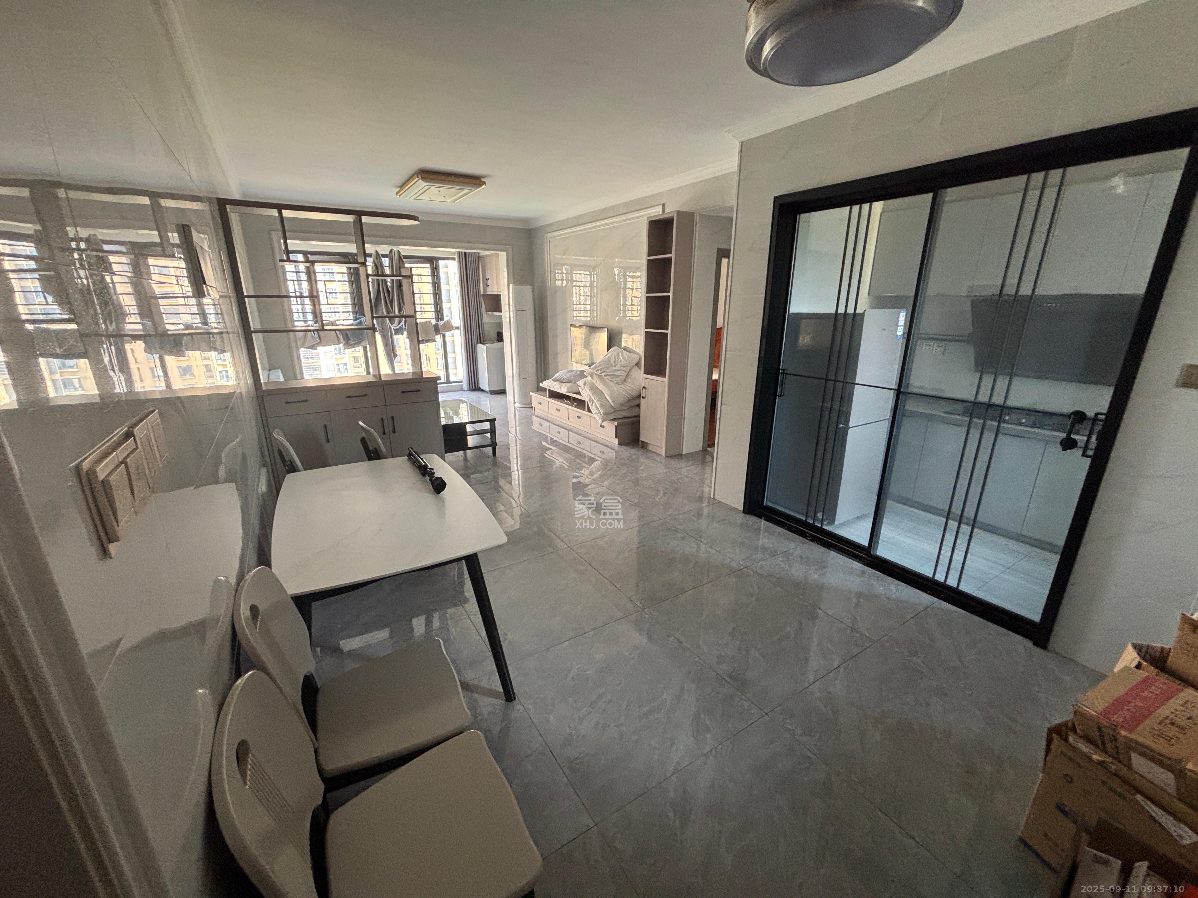 金南家园三期  3室2厅1卫    2400.0元/月室内图