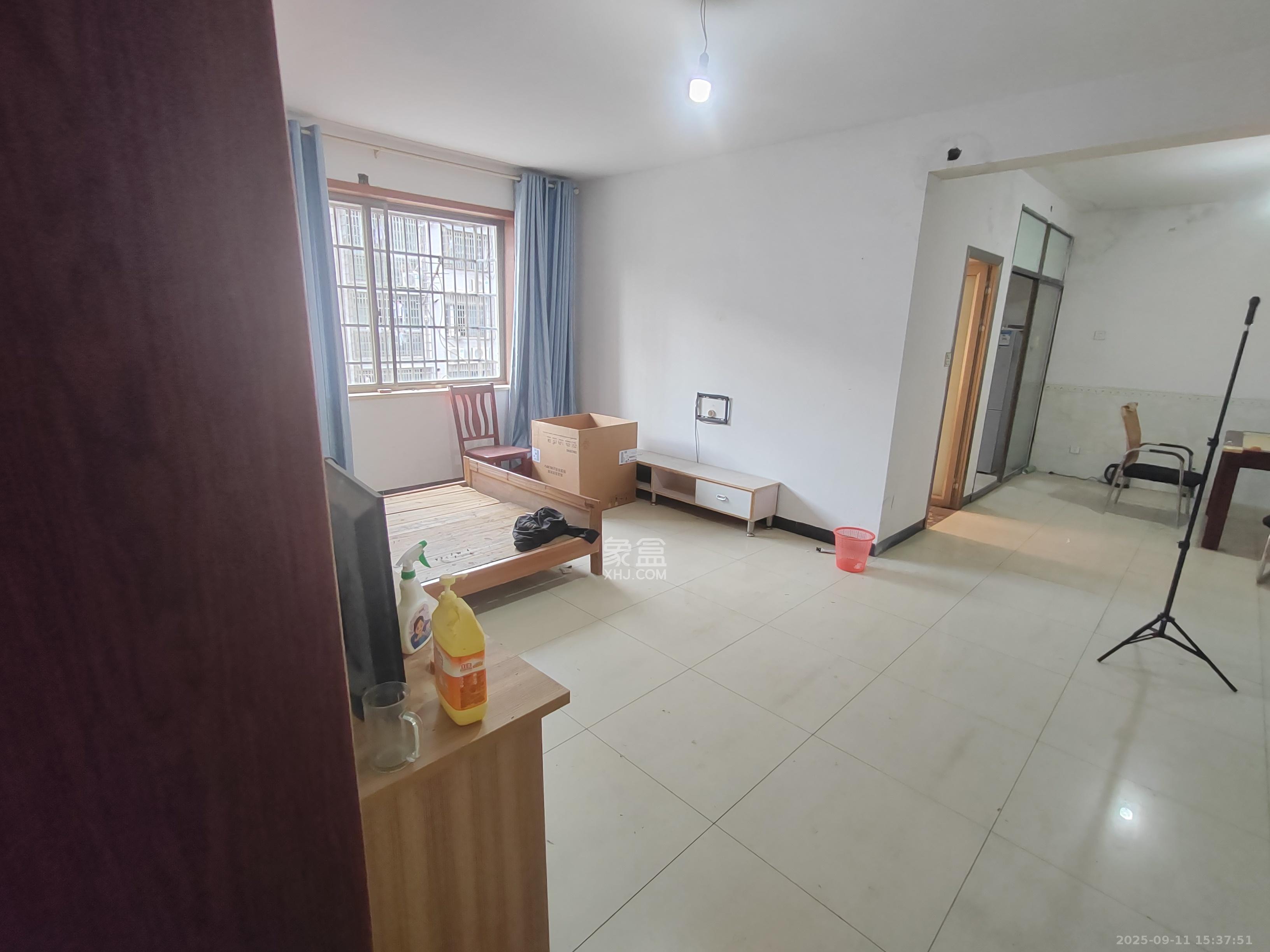 骑龙安置小区 3室1厅1卫 2000.0元/月 骑龙安置小区 3室1厅1卫 2000.0元/月室内图