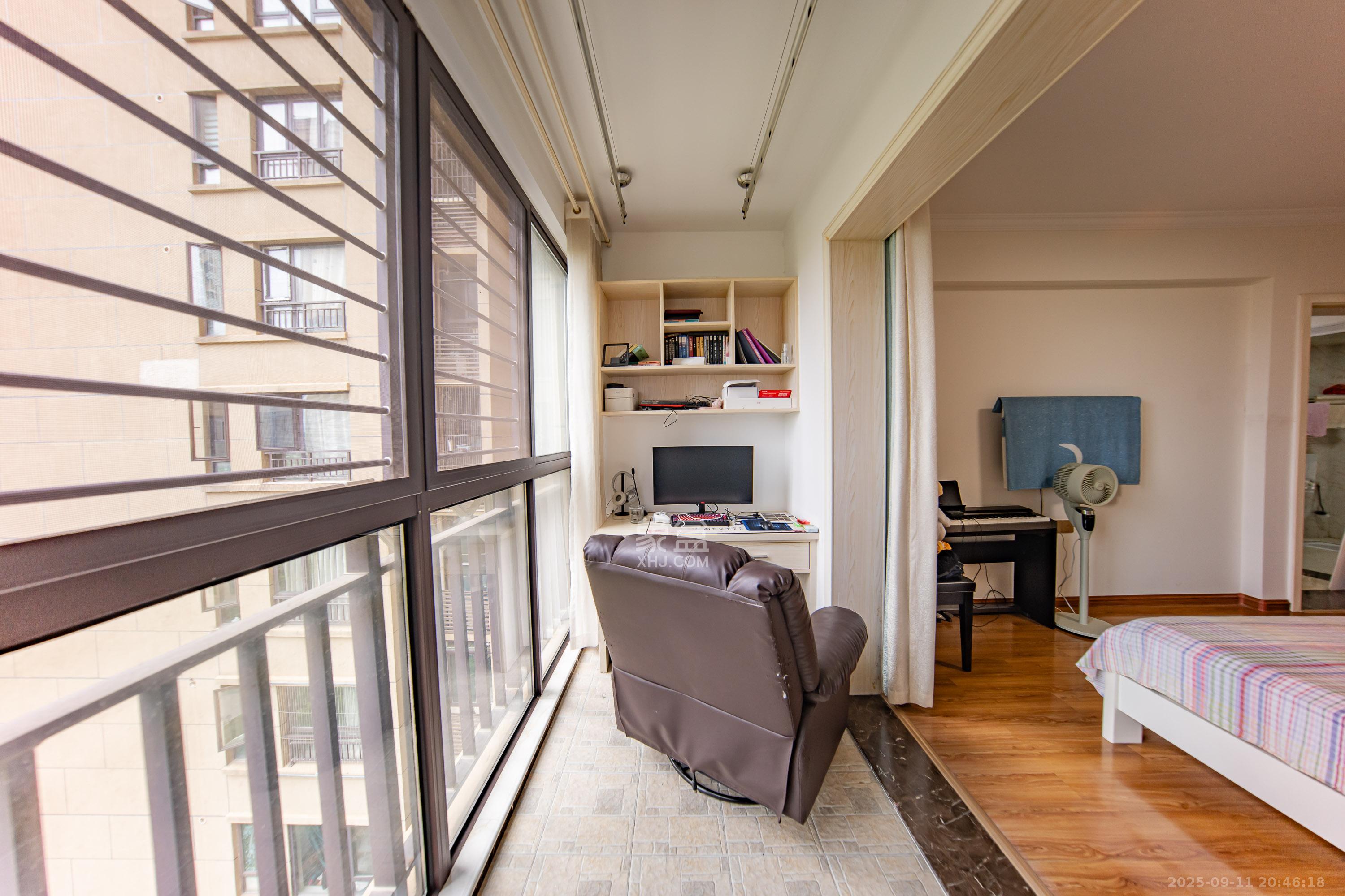 华润橡树湾  3室2厅2卫    85.0万阳台