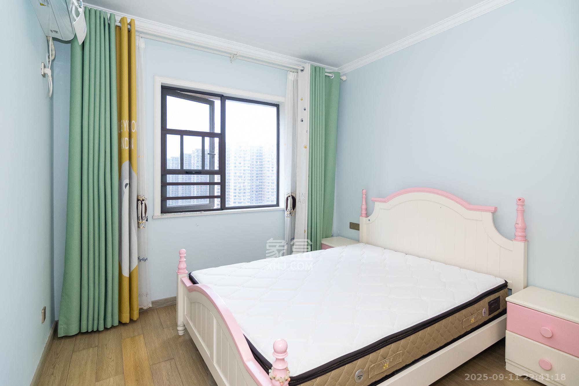 润和美郡(润和紫郡五期) 5室2厅2卫 129.8万 润和美郡(润和紫郡五期) 5室2厅2卫 129.8万卧室