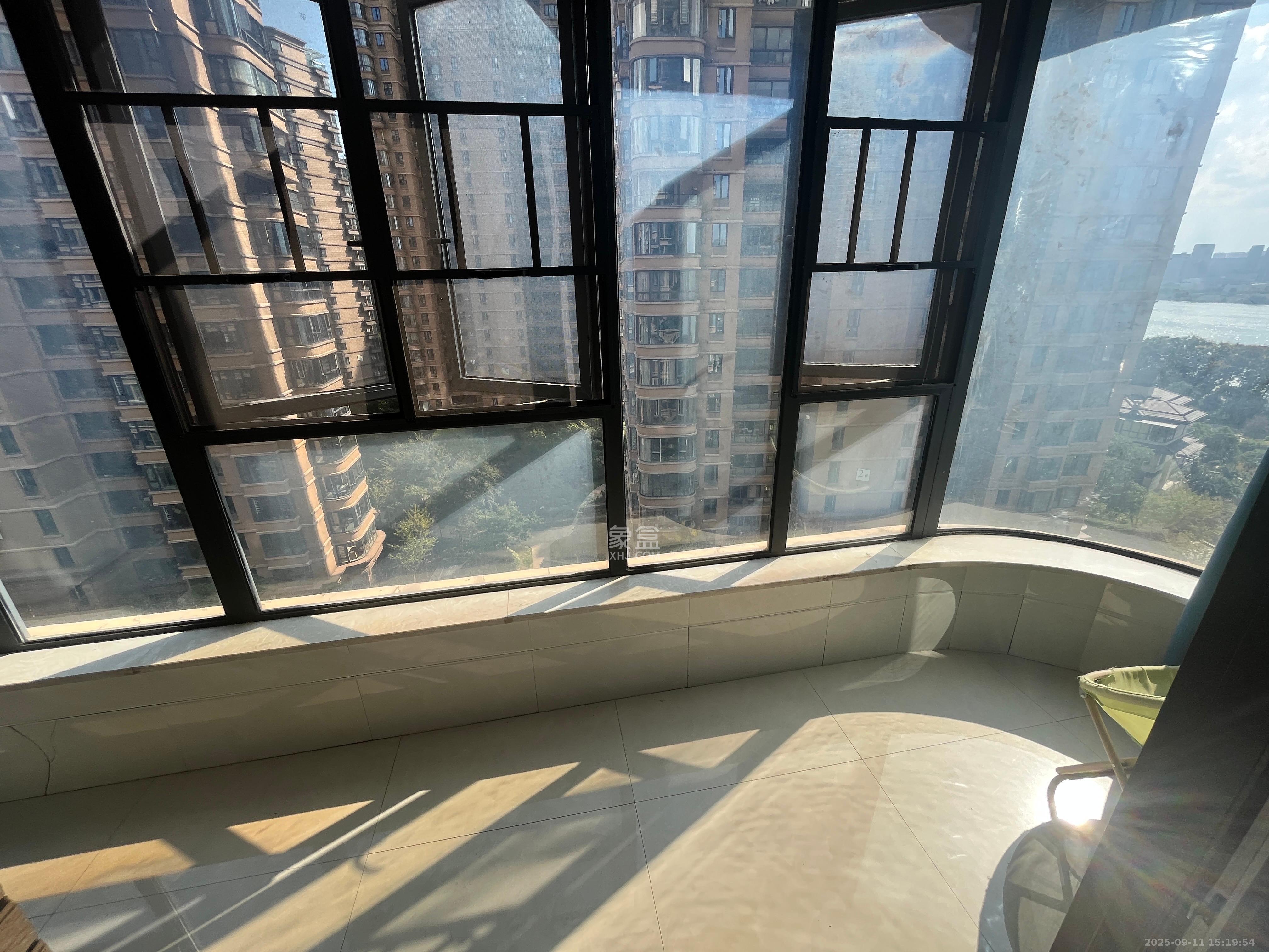 湘江雅颂居 3室2厅1卫 2600.0元/月 湘江雅颂居 3室2厅1卫 2600.0元/月室内图