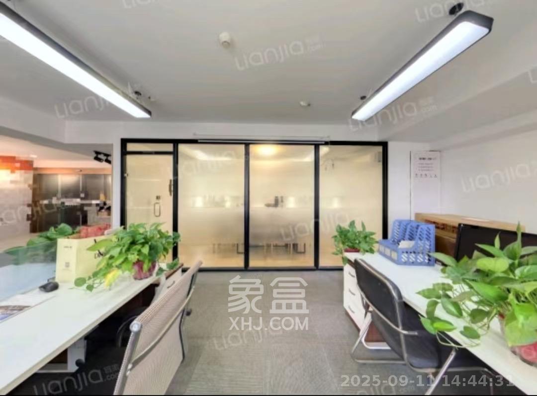 东方芙蓉 1室1厅1卫 4800.0元/月 东方芙蓉 1室1厅1卫 4800.0元/月室内图