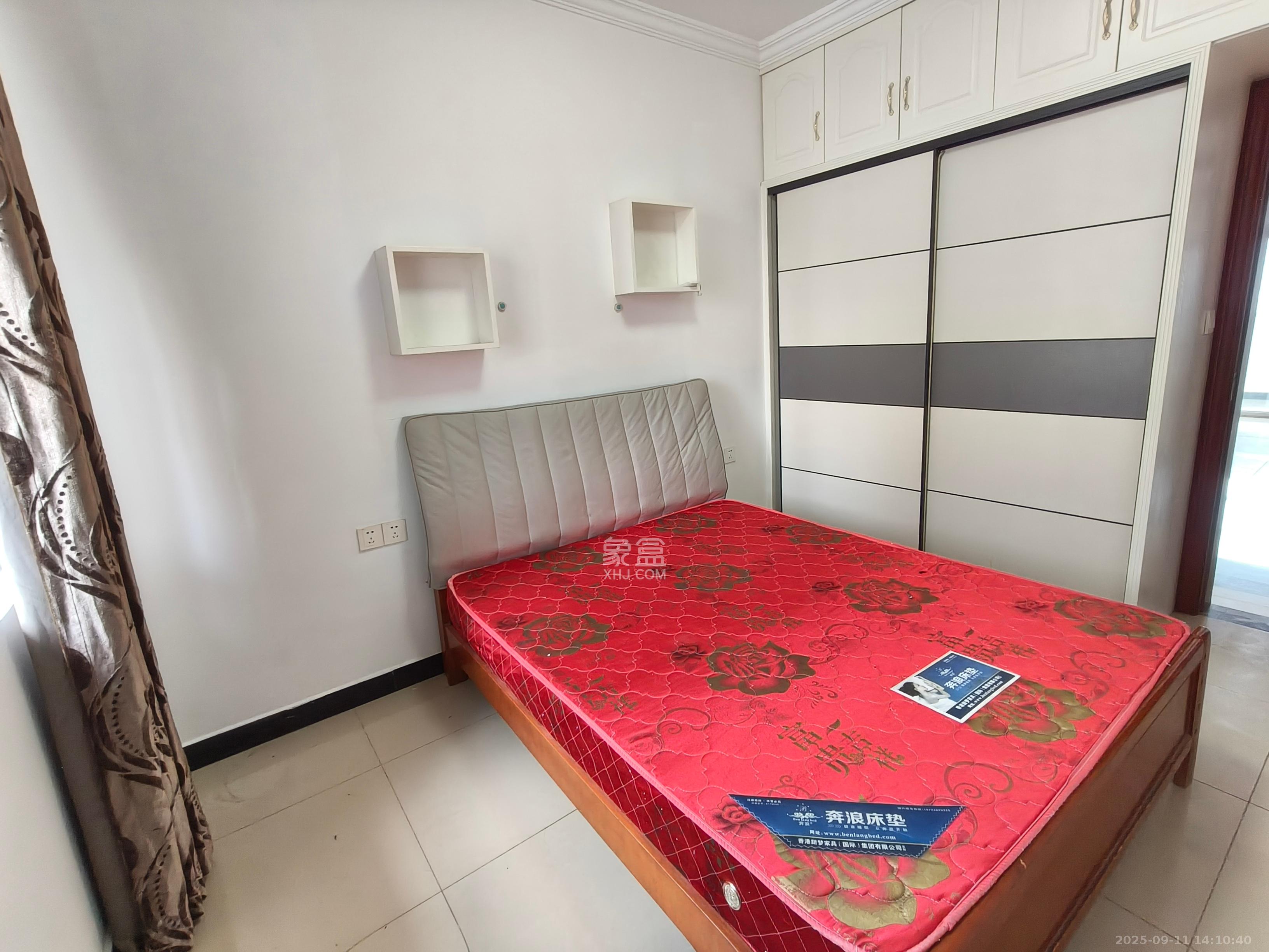 星城新宇黎锦苑 3室2厅1卫 2100.0元/月 星城新宇黎锦苑 3室2厅1卫 2100.0元/月室内图