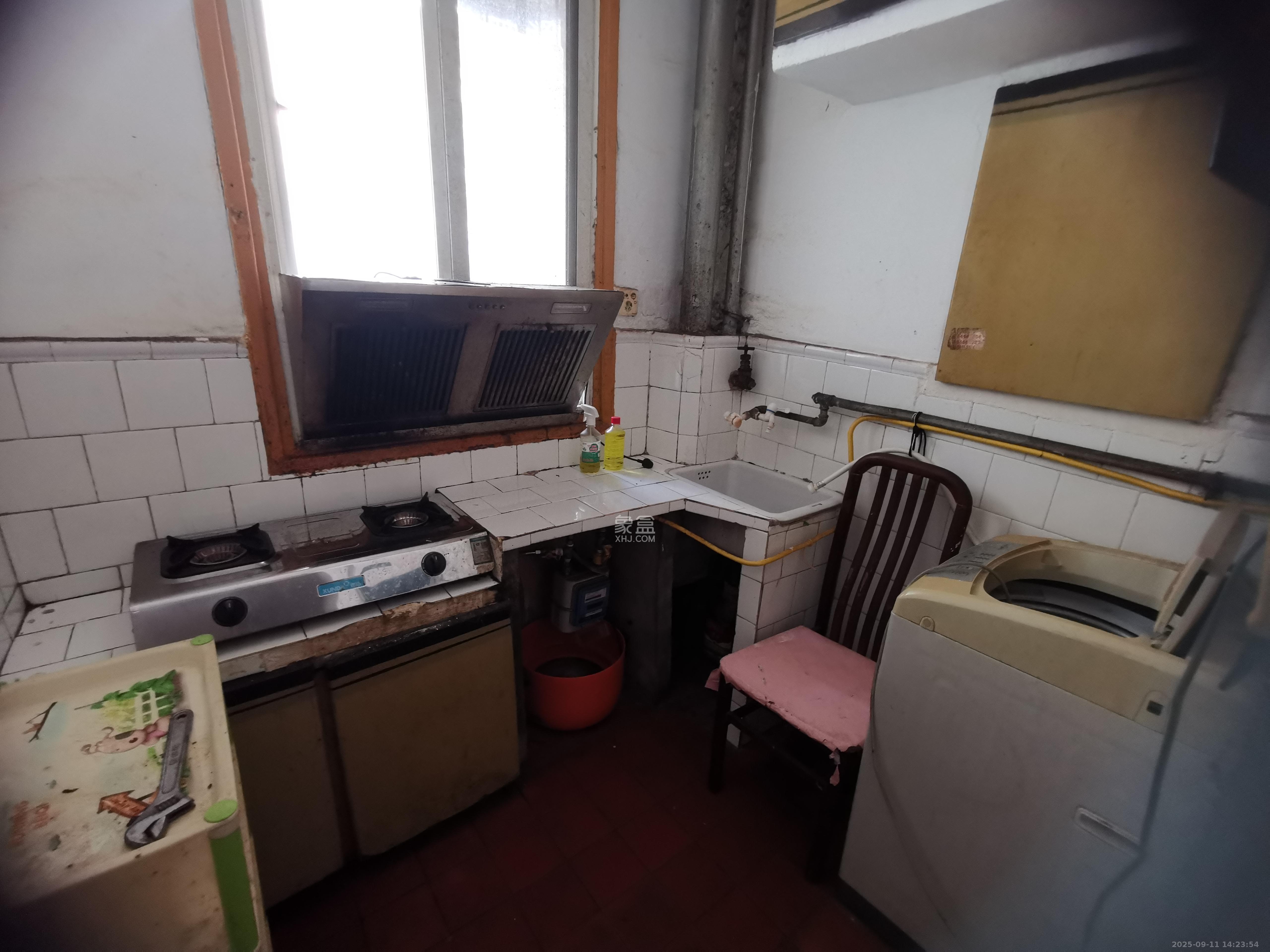 百纺大院宿舍 1室1厅1卫 1000.0元/月 百纺大院宿舍 1室1厅1卫 1000.0元/月室内图