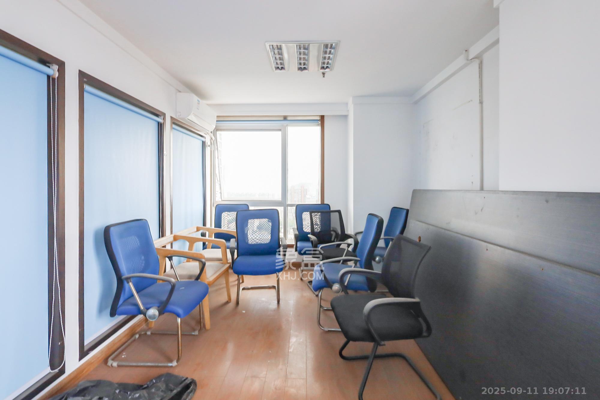 盛大泽西城  1室1厅1卫    28.0万 盛大泽西城  1室1厅1卫    28.0万卧室