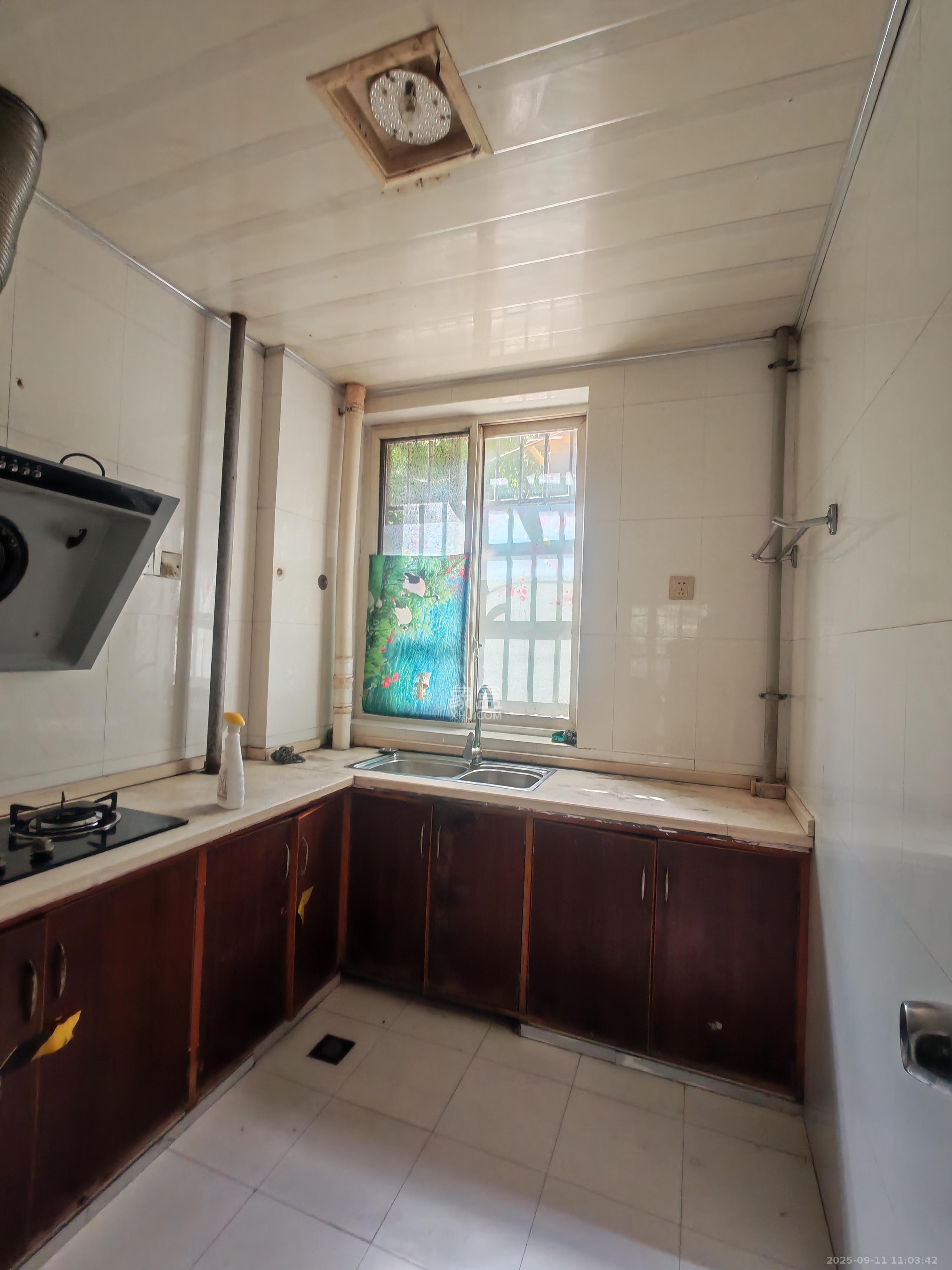 东城名苑 3室2厅2卫 1500.0元/月 东城名苑 3室2厅2卫 1500.0元/月室内图