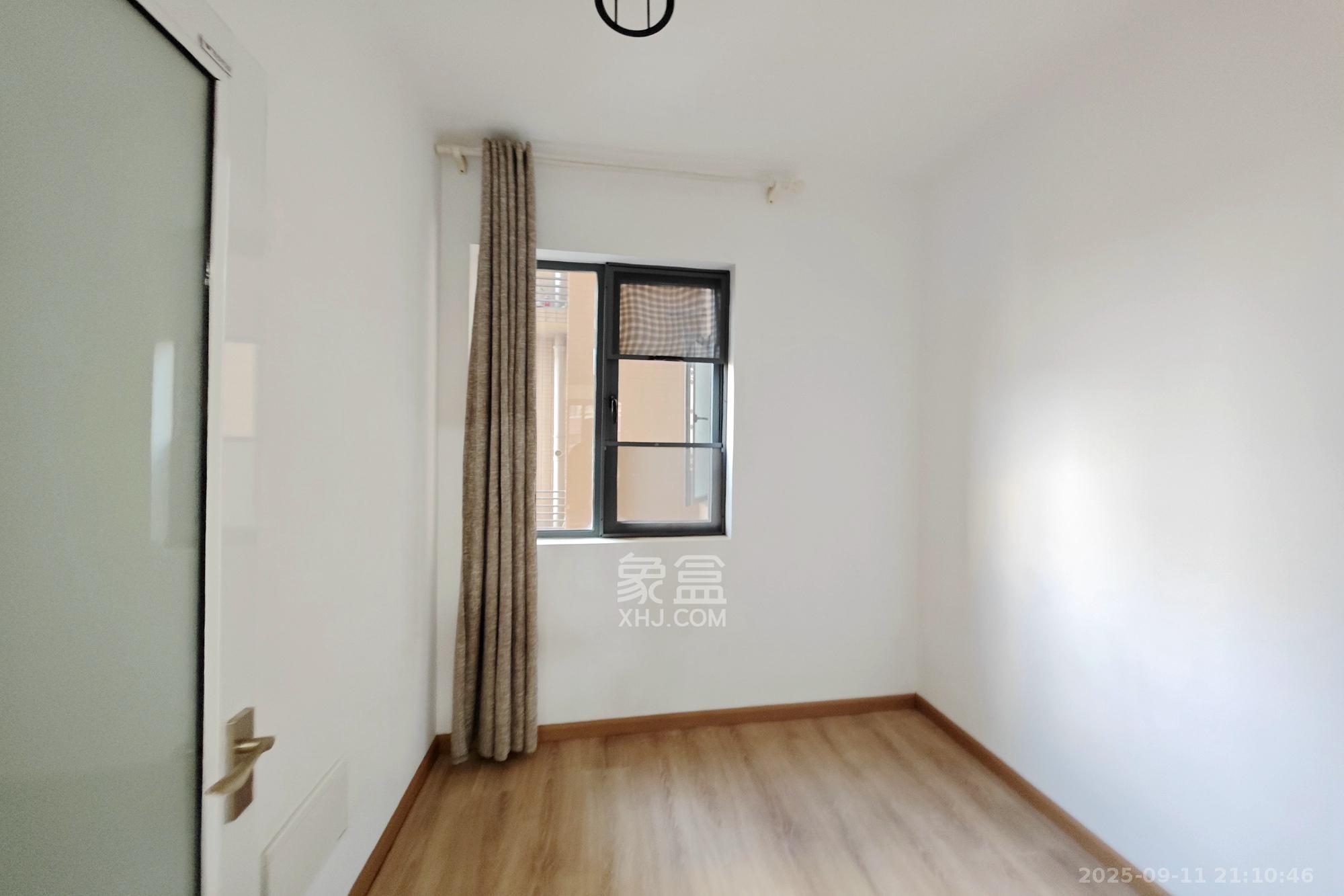 万博汇 3室2厅1卫 160.0万 万博汇 3室2厅1卫 160.0万卧室