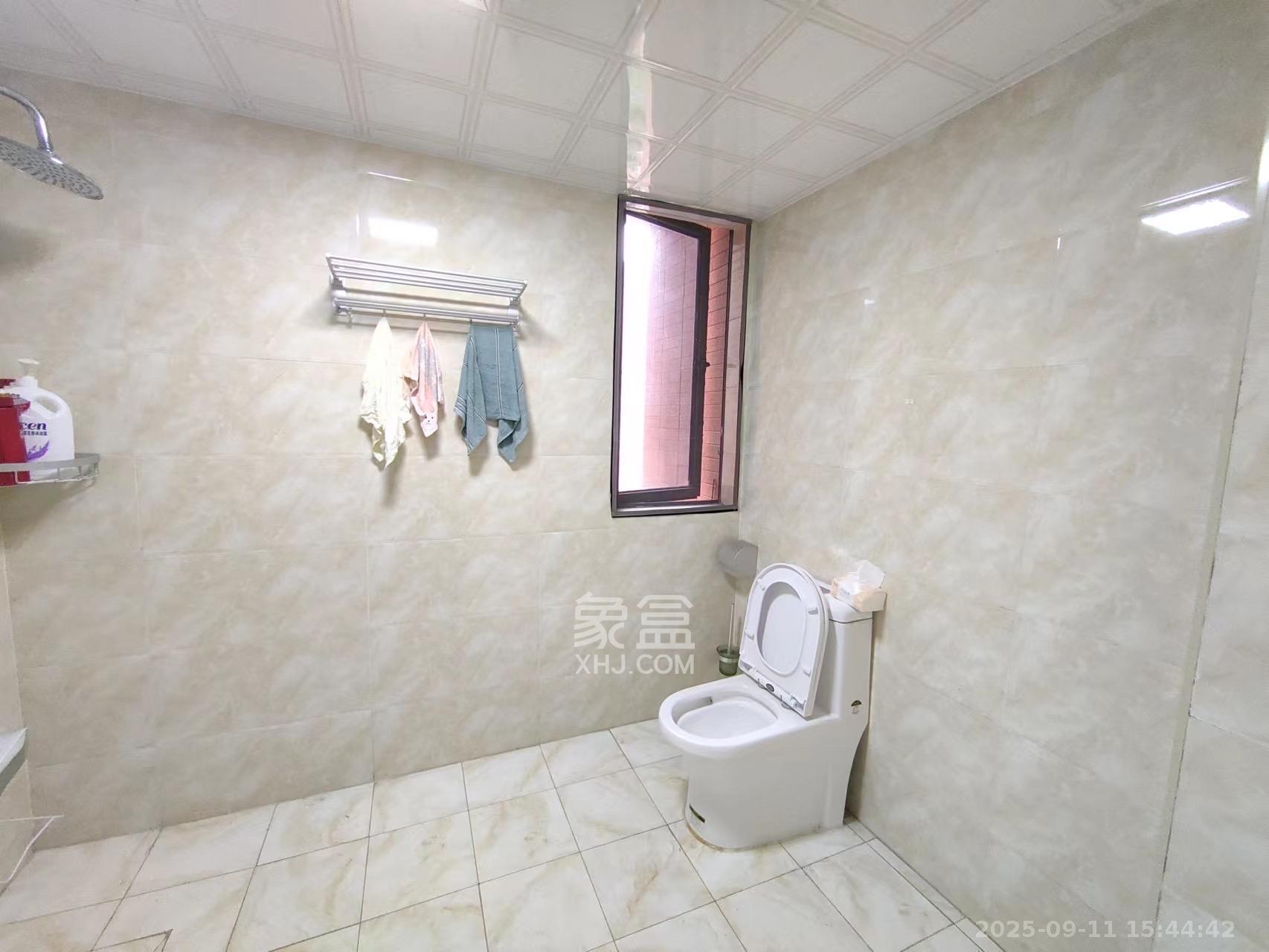 鑫远和城(一、二期)  4室2厅2卫    2600.0元/月 鑫远和城(一、二期)  4室2厅2卫    2600.0元/月室内图