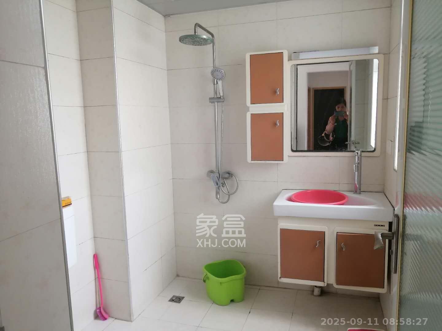 华天苑  3室2厅1卫    2600.0元/月室内图