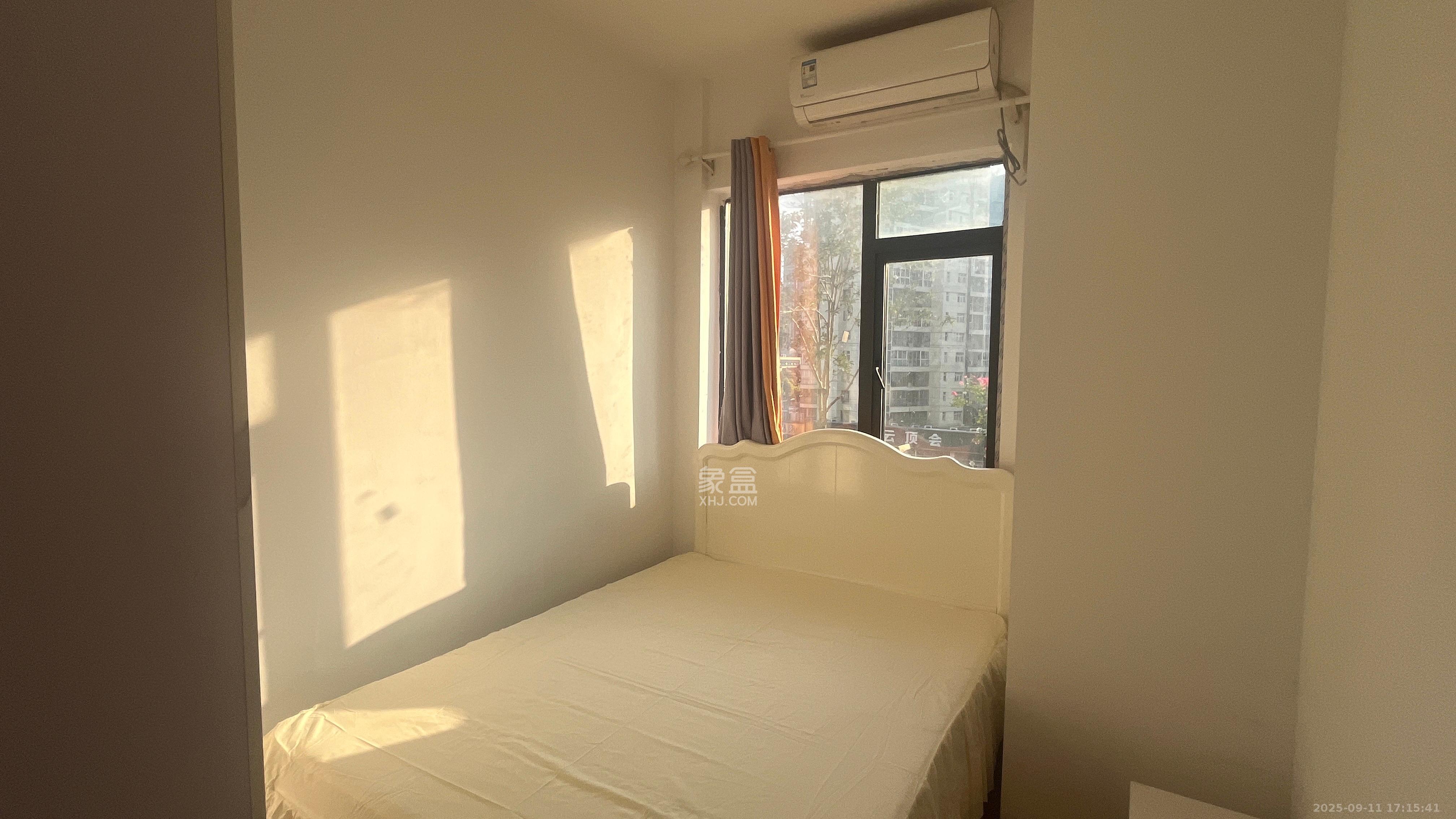 恒泰广场  3室2厅1卫    2400.0元/月 恒泰广场  3室2厅1卫    2400.0元/月室内图