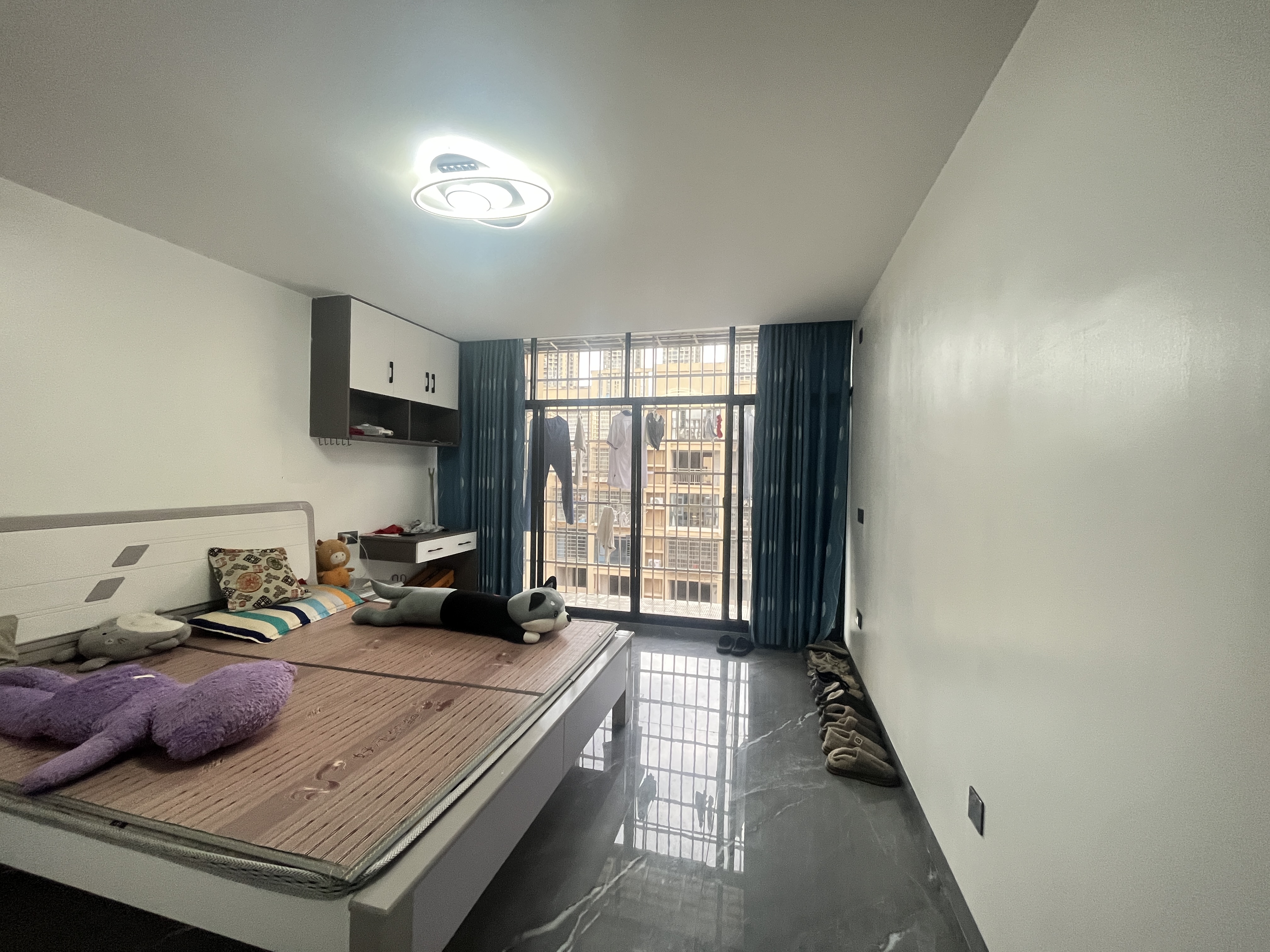 新世界建材城 3室2厅2卫 49.8万 新世界建材城 3室2厅2卫 49.8万客厅