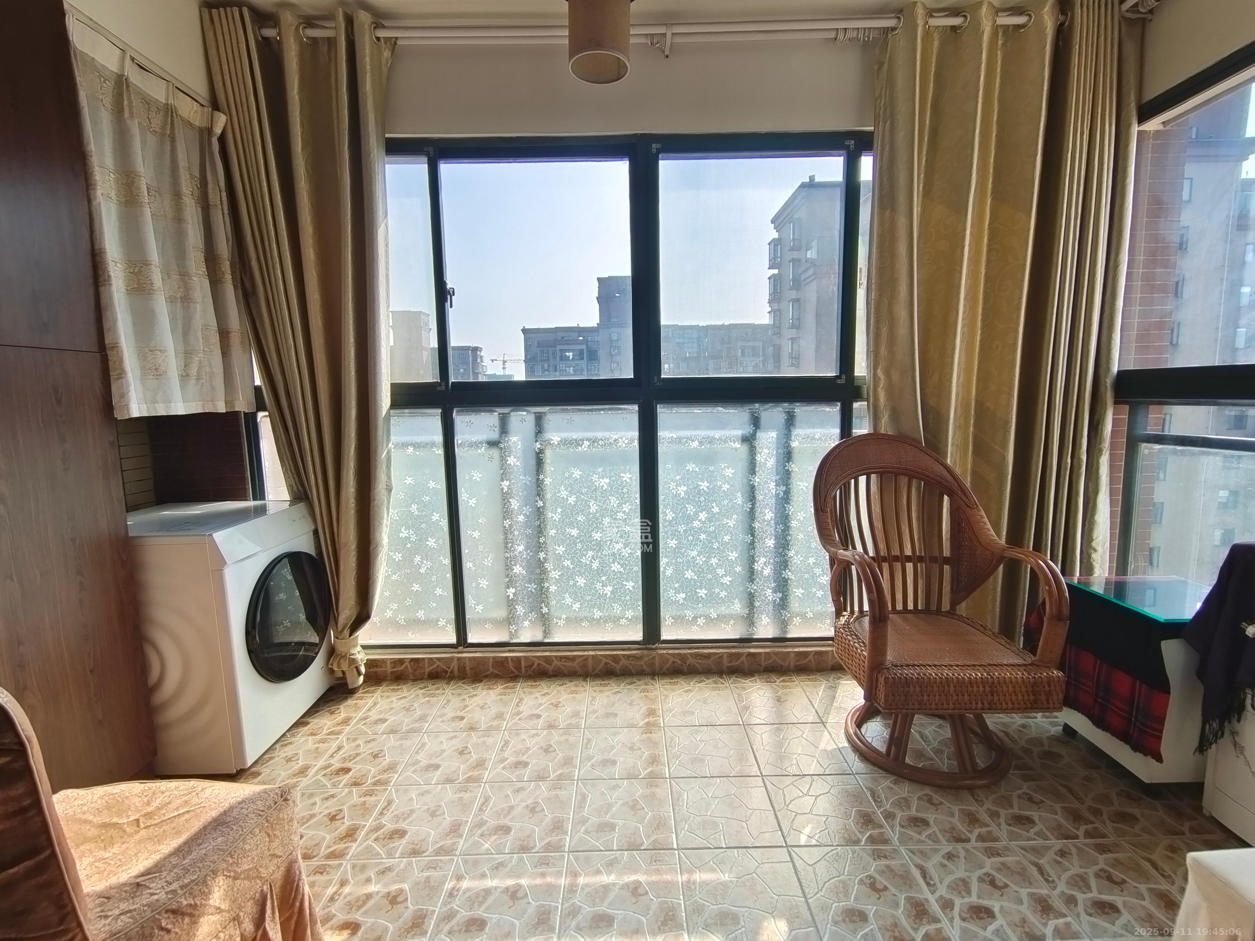 绿洲花园  3室2厅2卫    3500.0元/月 绿洲花园  3室2厅2卫    3500.0元/月室内图