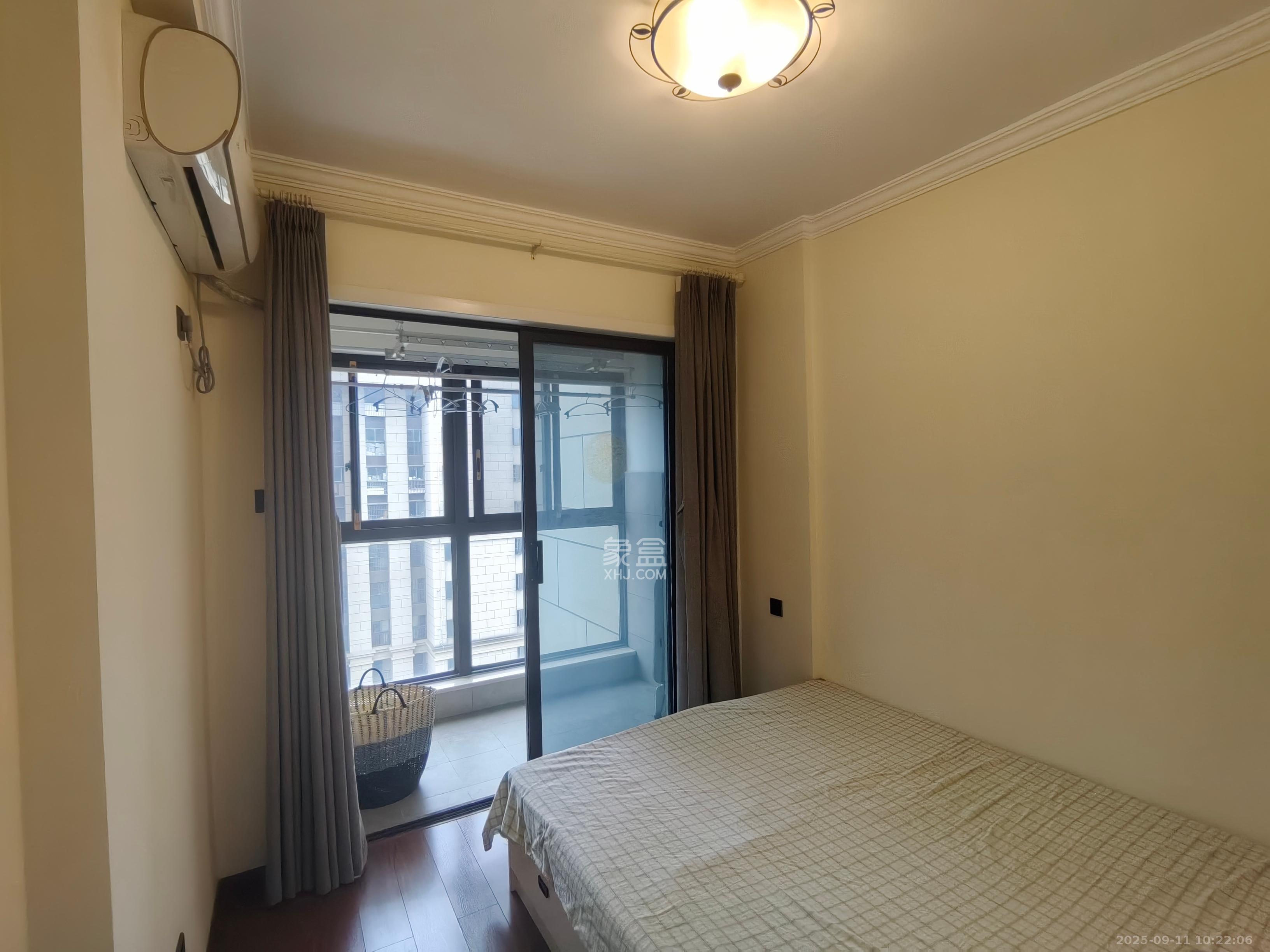 星湖湾二期高层  4室2厅2卫    3500.0元/月 星湖湾二期高层  4室2厅2卫    3500.0元/月室内图