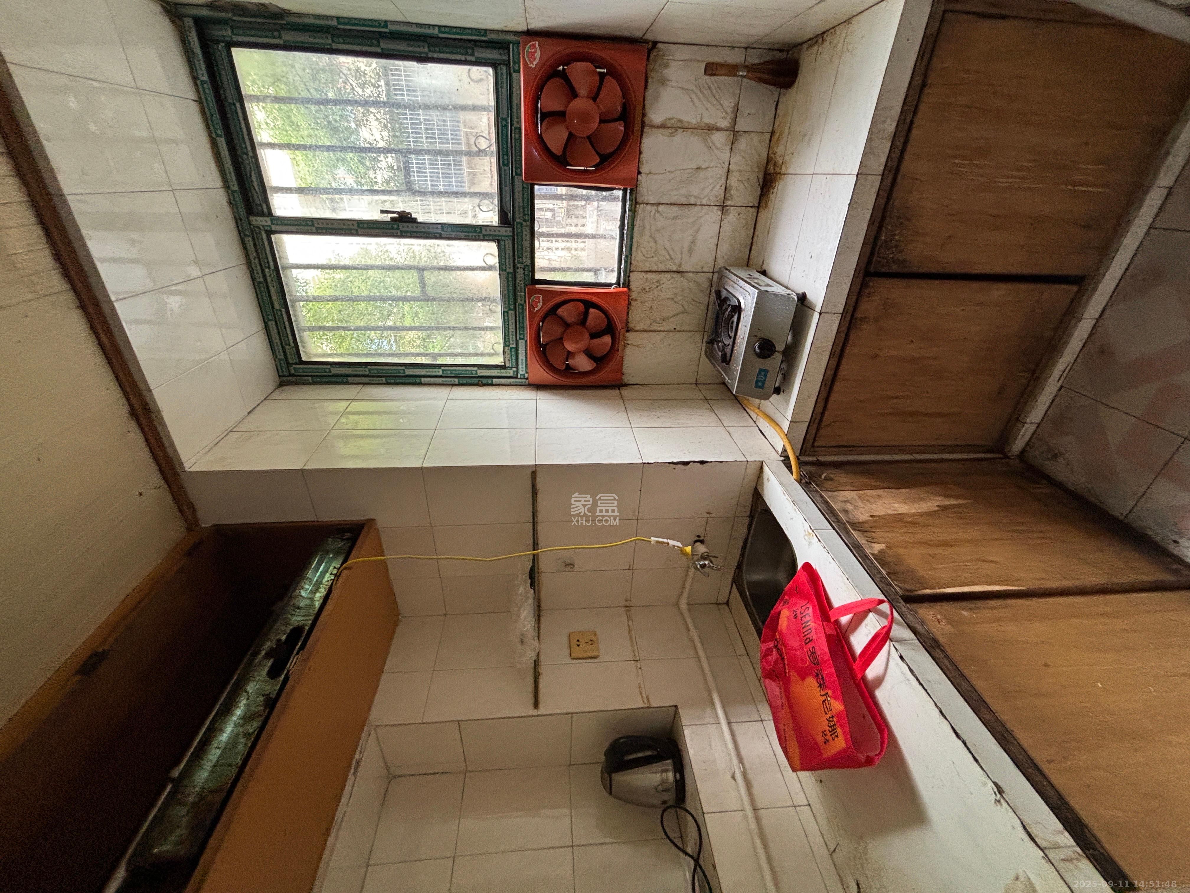 人民新村 1室0厅0卫 1400.0元/月 人民新村 1室0厅0卫 1400.0元/月室内图