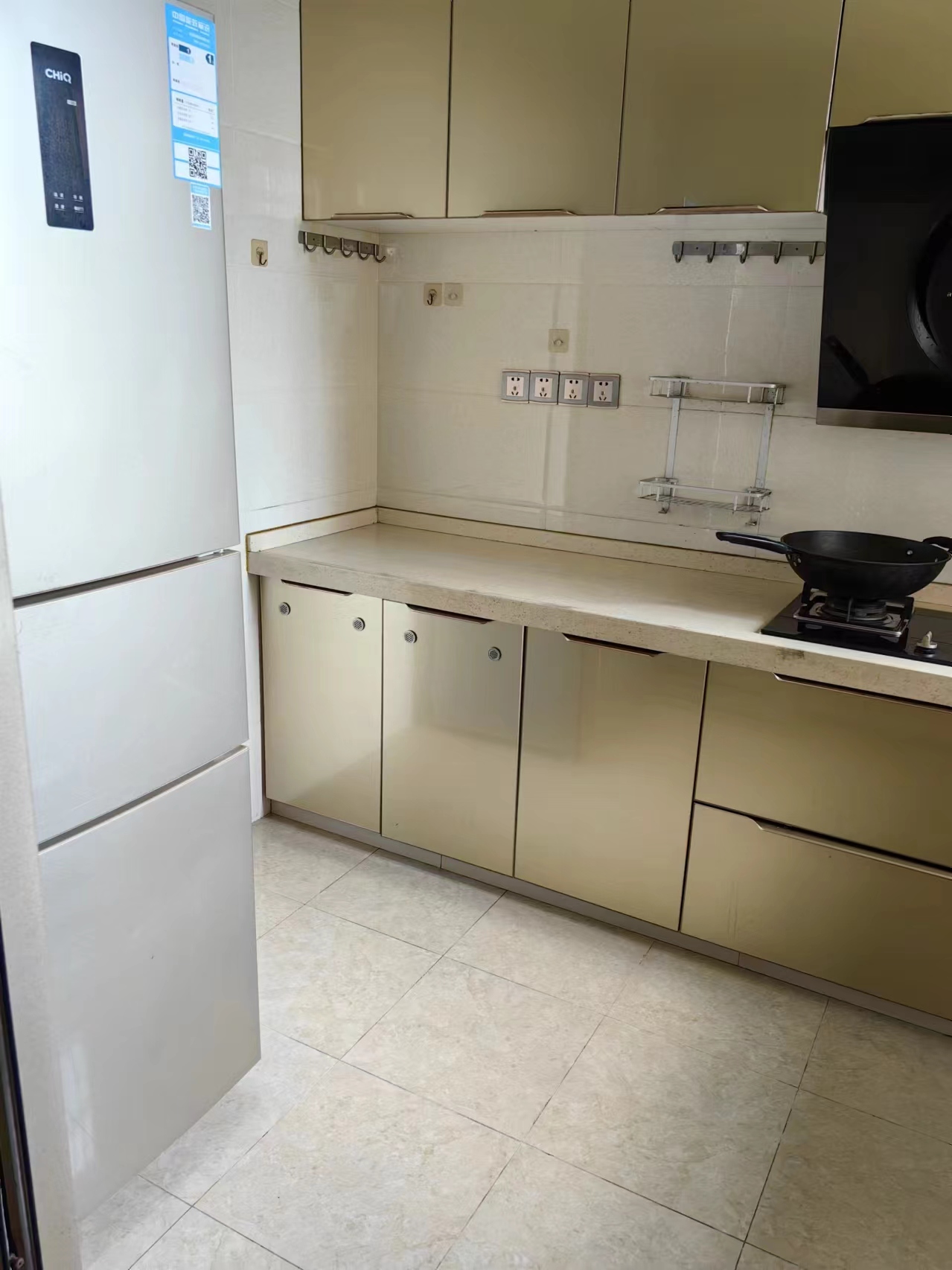 香江豪庭  4室2厅2卫    2200.0元/月室内图