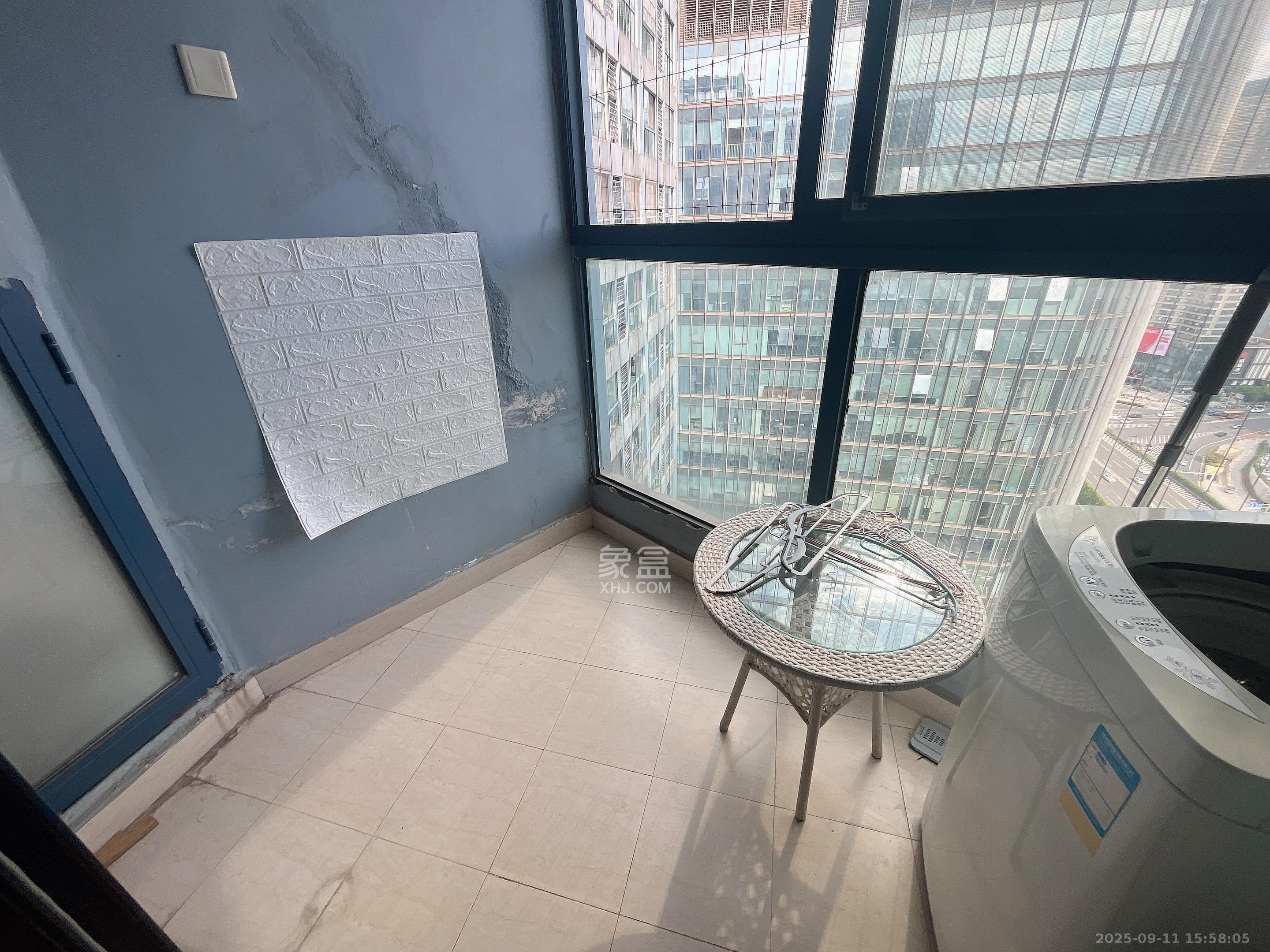 绿地中央广场 1室1厅1卫 1500.0元/月 绿地中央广场 1室1厅1卫 1500.0元/月室内图