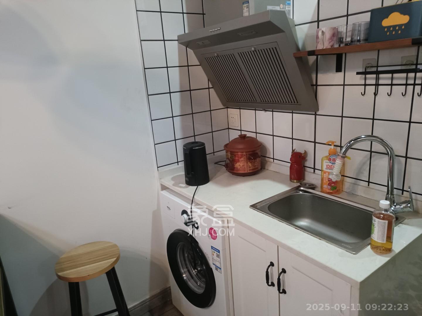 叠彩兰亭 1室1厅1卫 1100.0元/月 叠彩兰亭 1室1厅1卫 1100.0元/月室内图