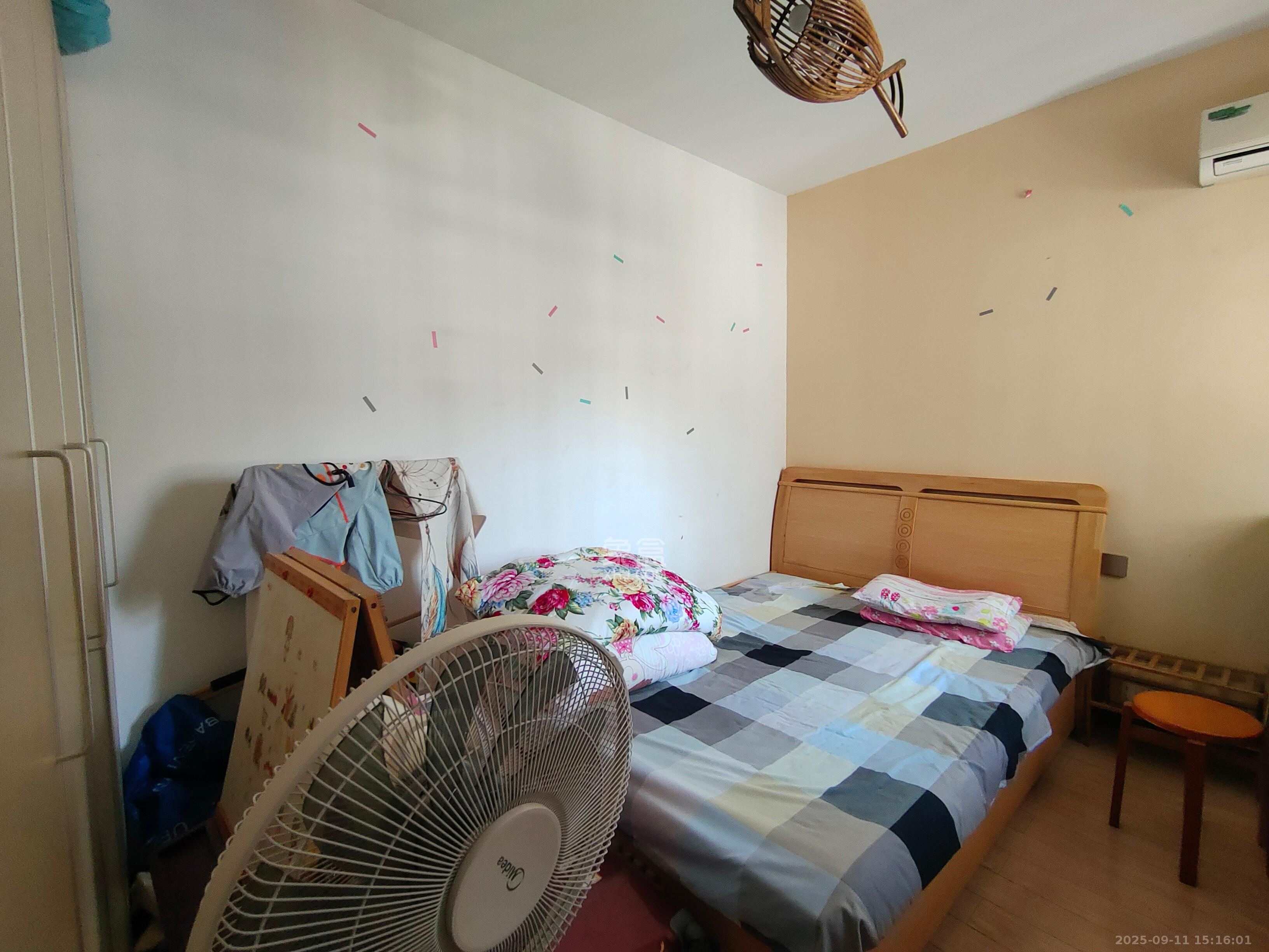 申奥美域  3室2厅2卫    2400.0元/月室内图