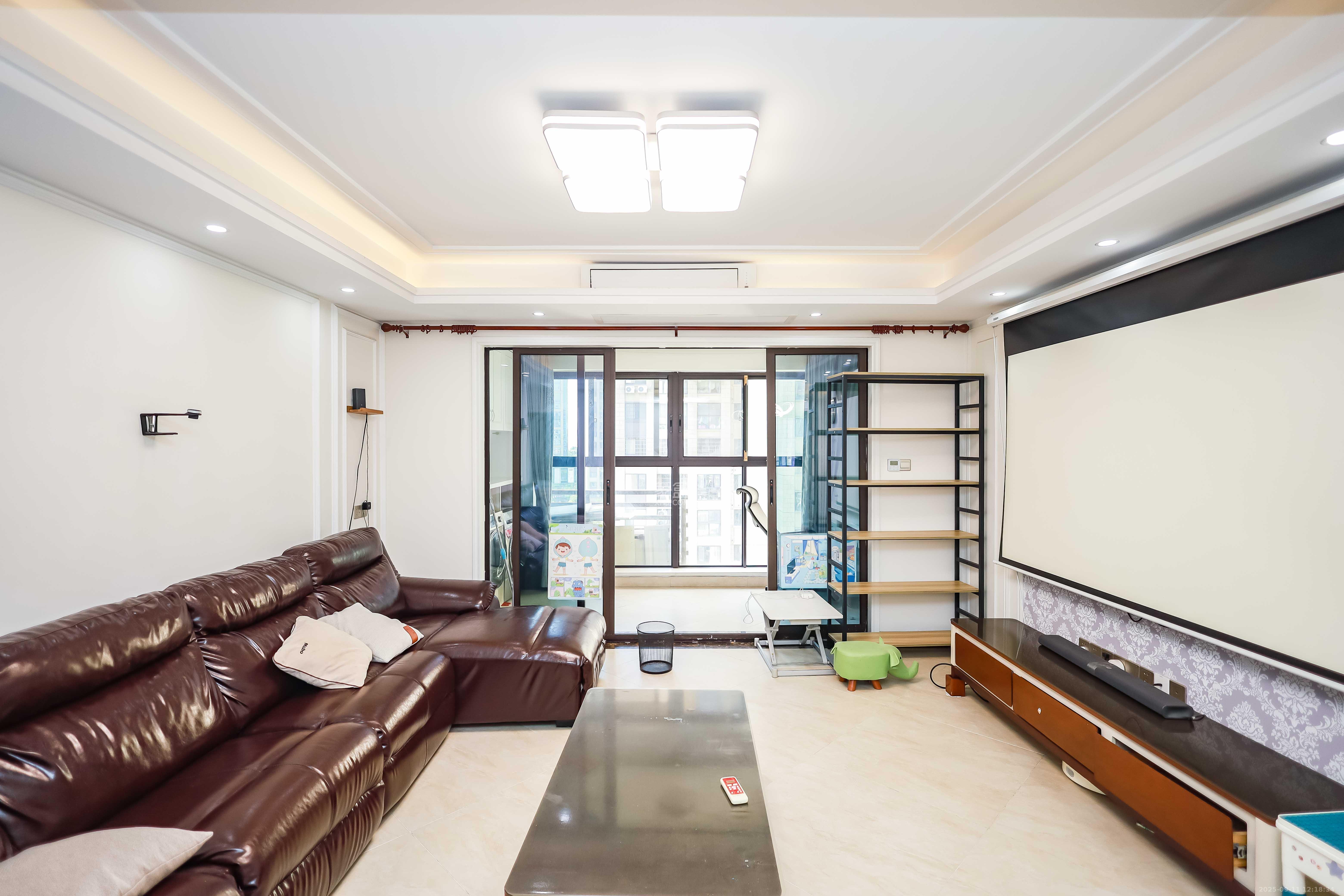 奥克斯缔壹城  3室2厅2卫    110.0万 奥克斯缔壹城  3室2厅2卫    110.0万客厅