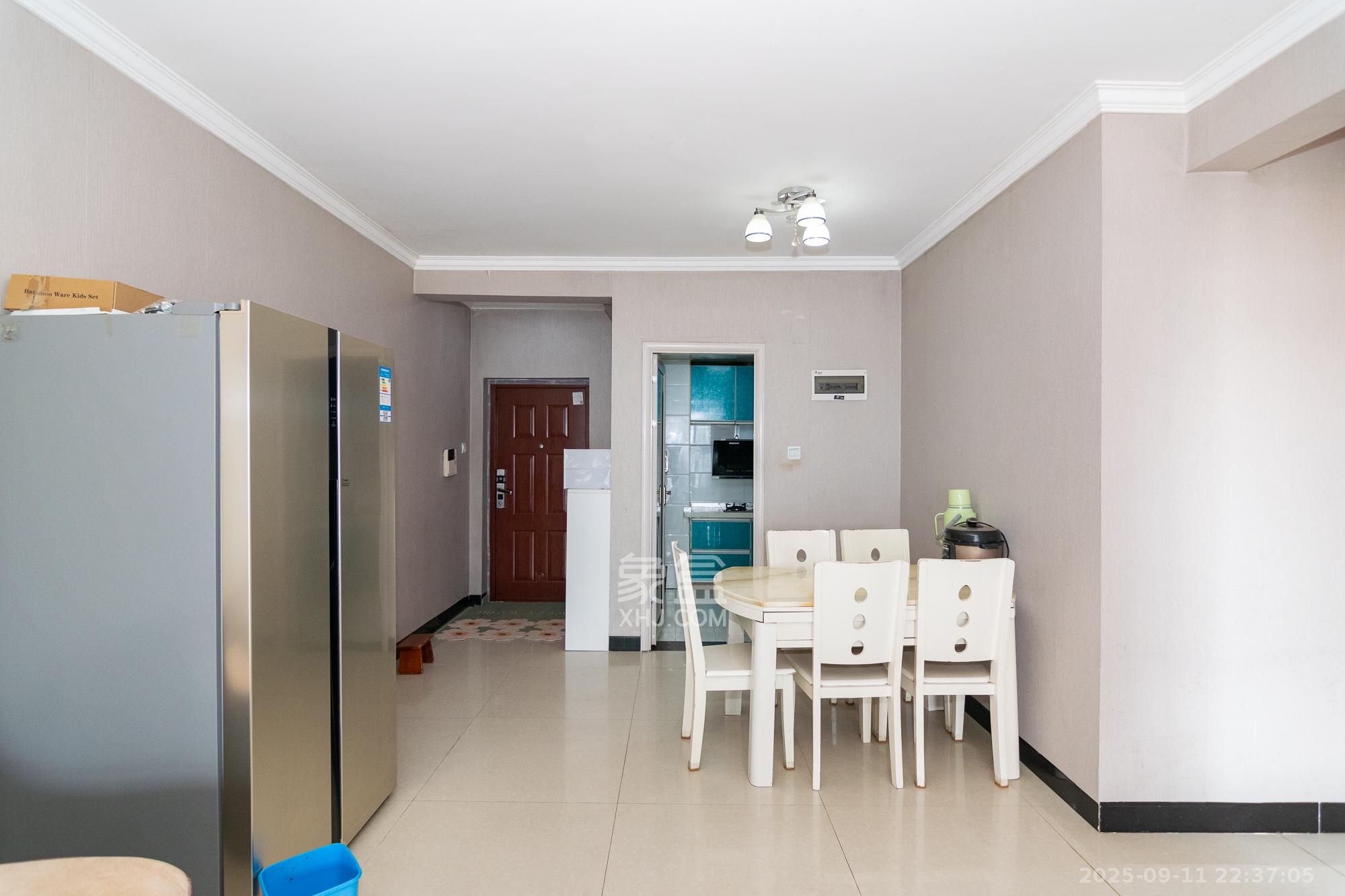 新城国际花都 2室2厅1卫 45.88万 新城国际花都 2室2厅1卫 45.88万客厅