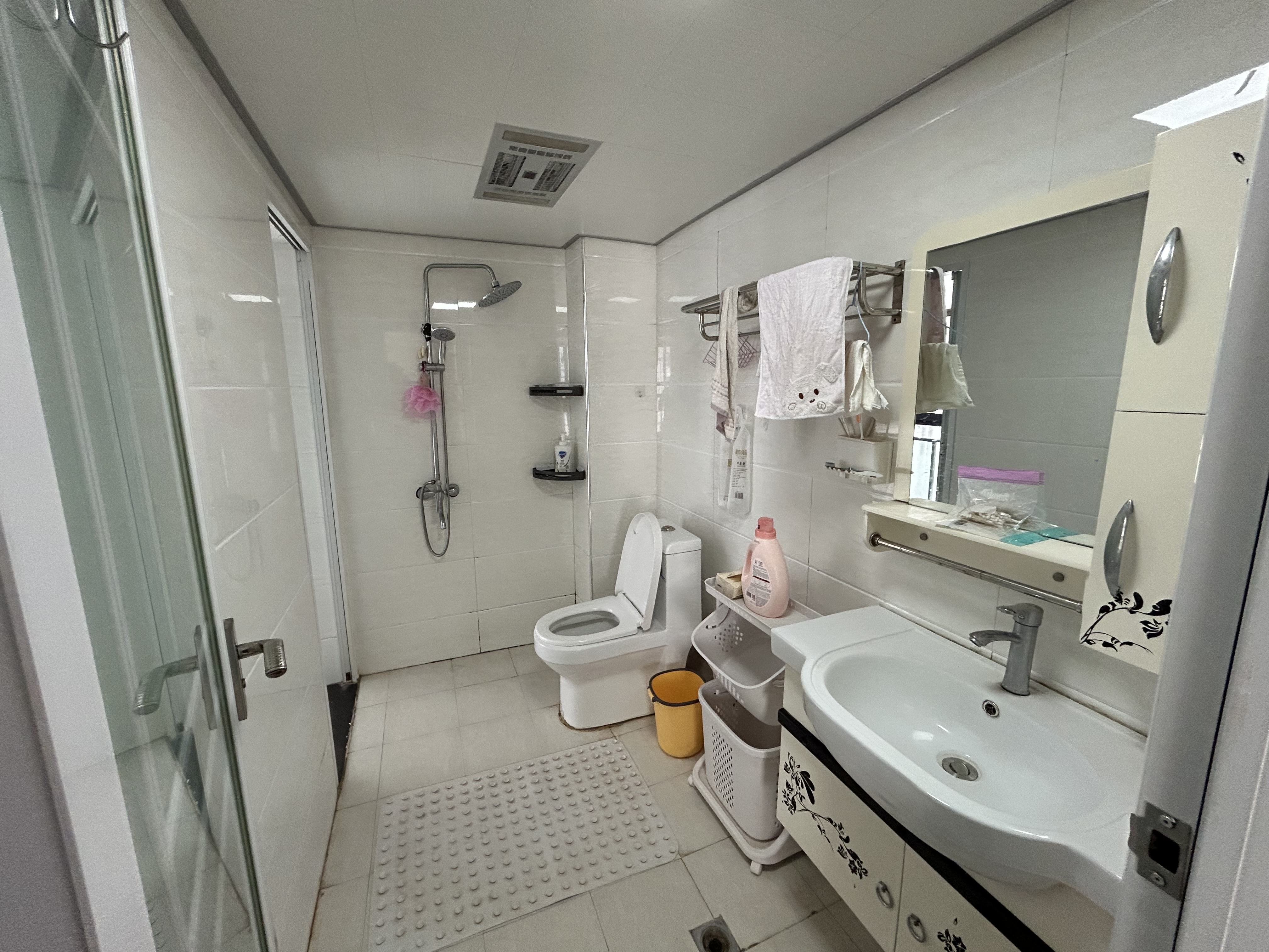 逸臣桃源 2室2厅1卫 1300.0元/月 逸臣桃源 2室2厅1卫 1300.0元/月室内图