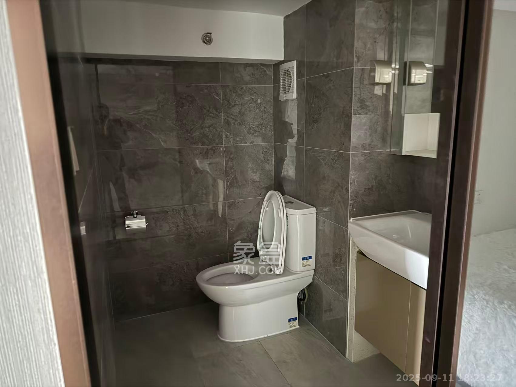 华远华时代 3室1厅1卫 3500.0元/月 华远华时代 3室1厅1卫 3500.0元/月室内图