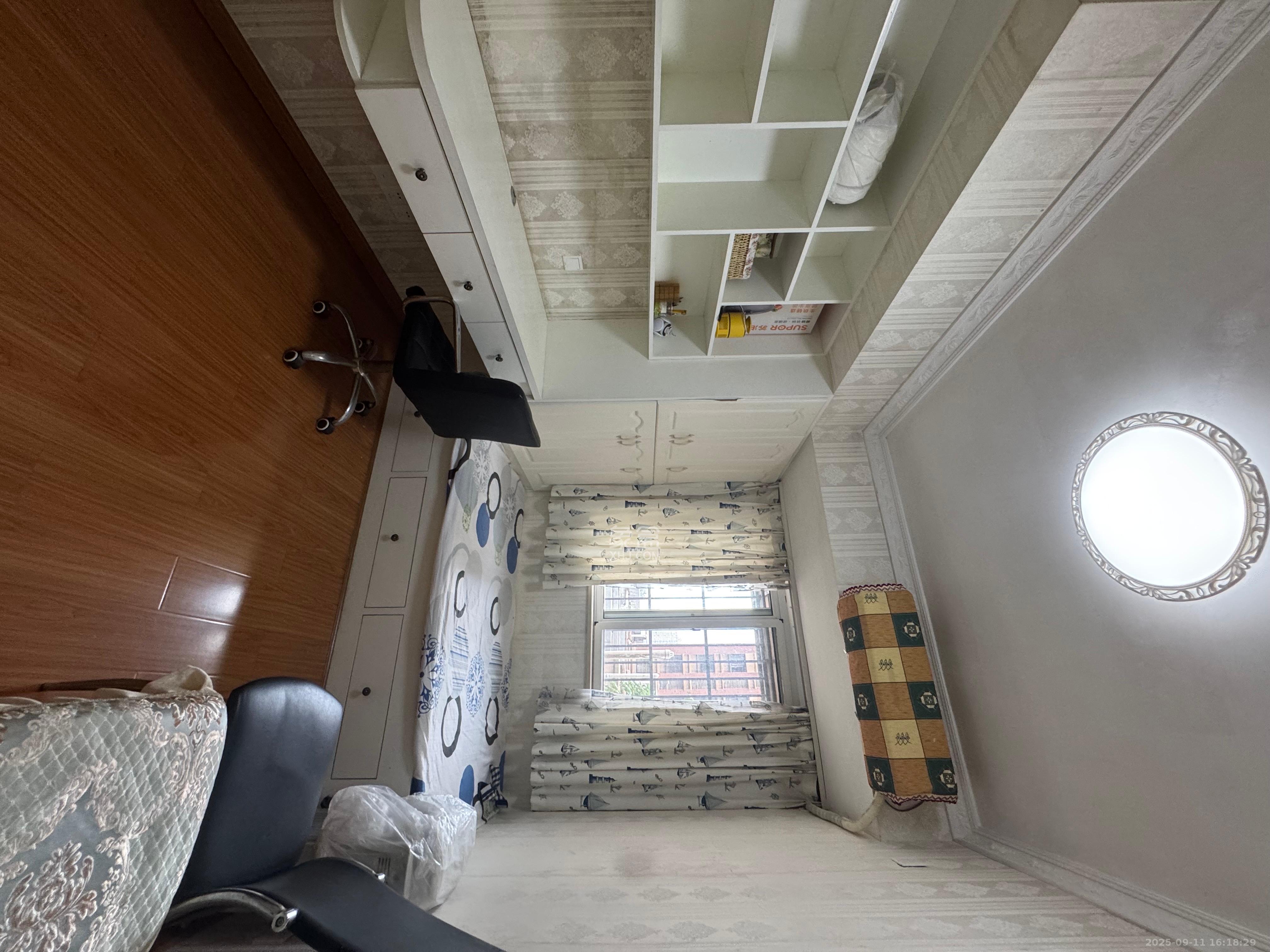 新城国际花都  3室2厅1卫    2100.0元/月室内图