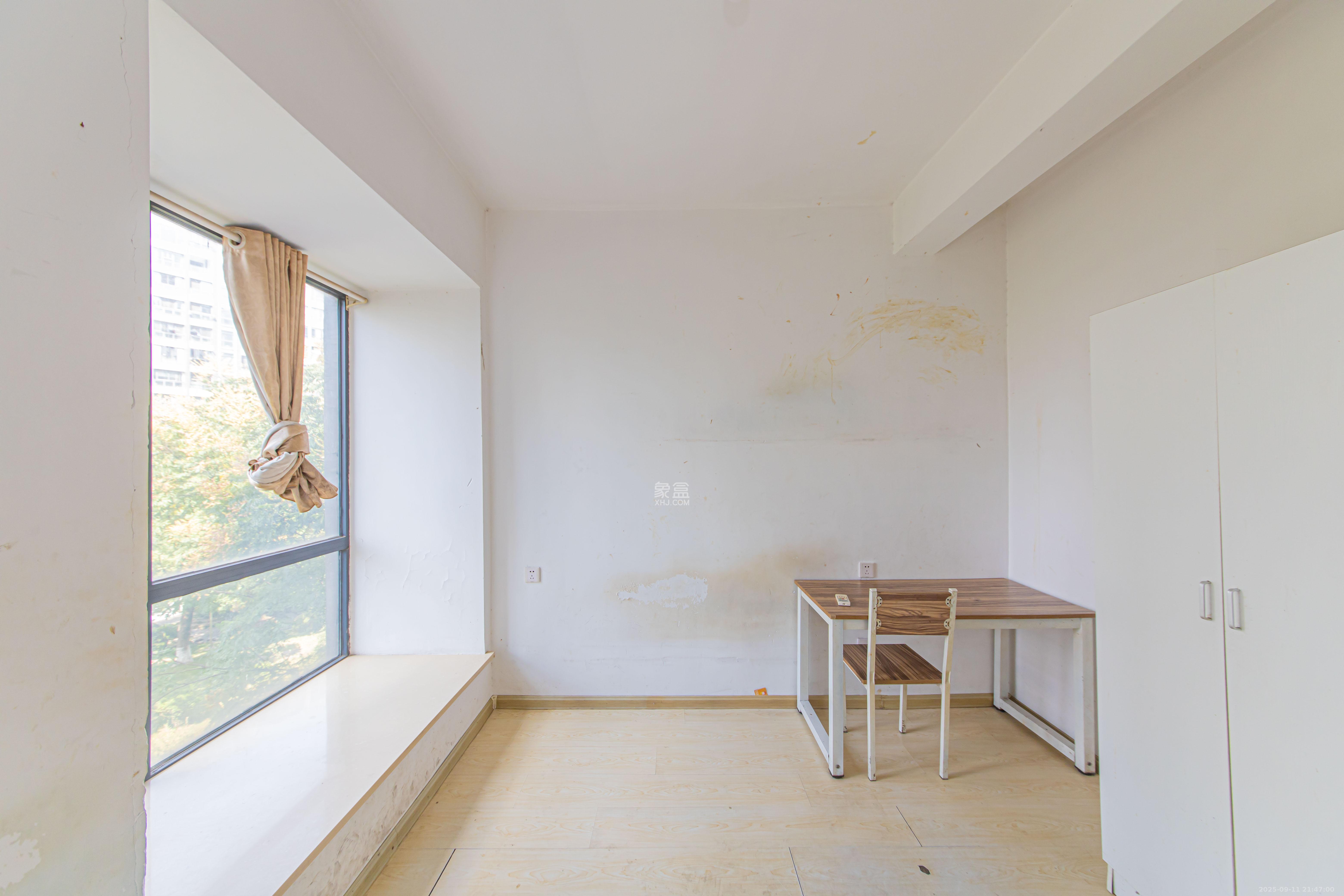 中信城市广场（中信新城一期）  1室2厅1卫    66.0万卧室