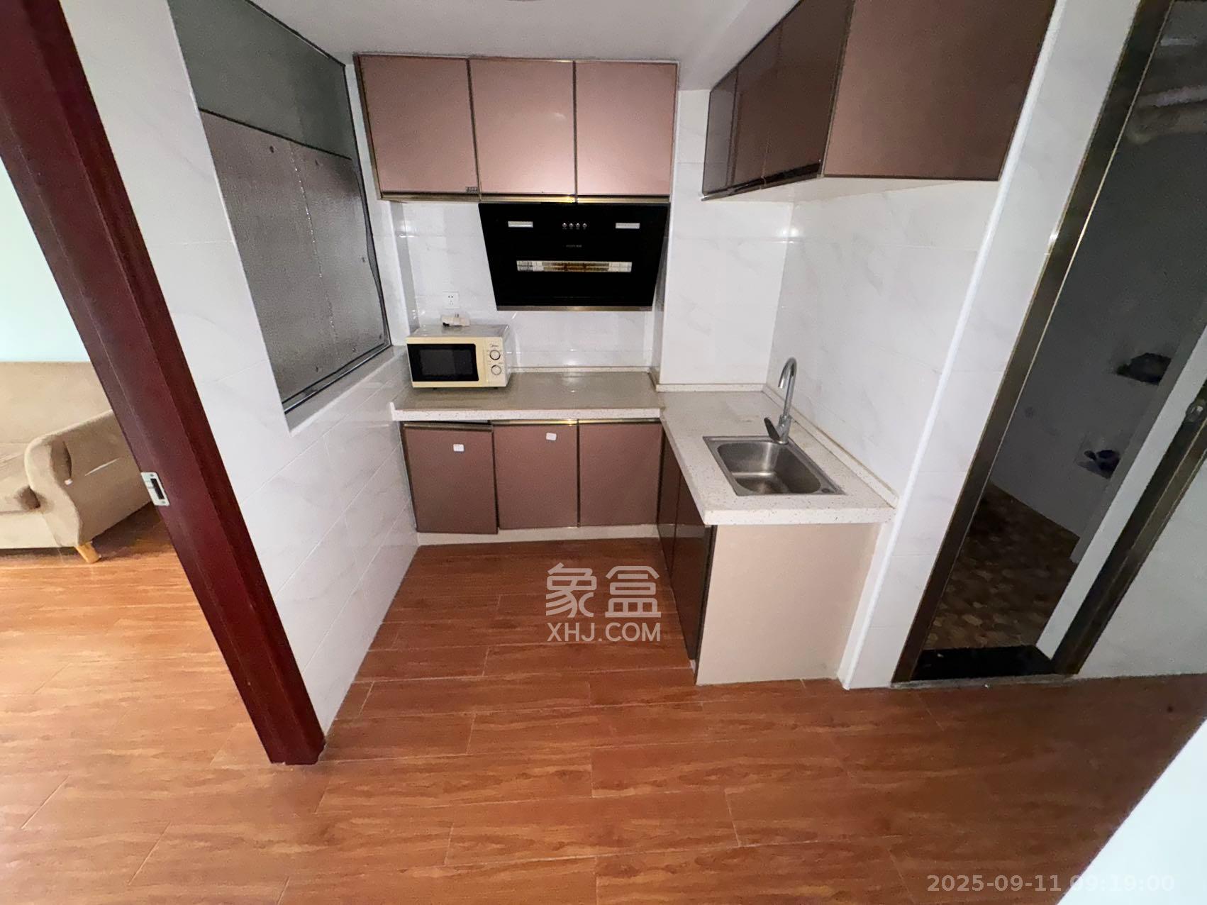 洋湖时代  2室2厅2卫    2200.0元/月 洋湖时代  2室2厅2卫    2200.0元/月