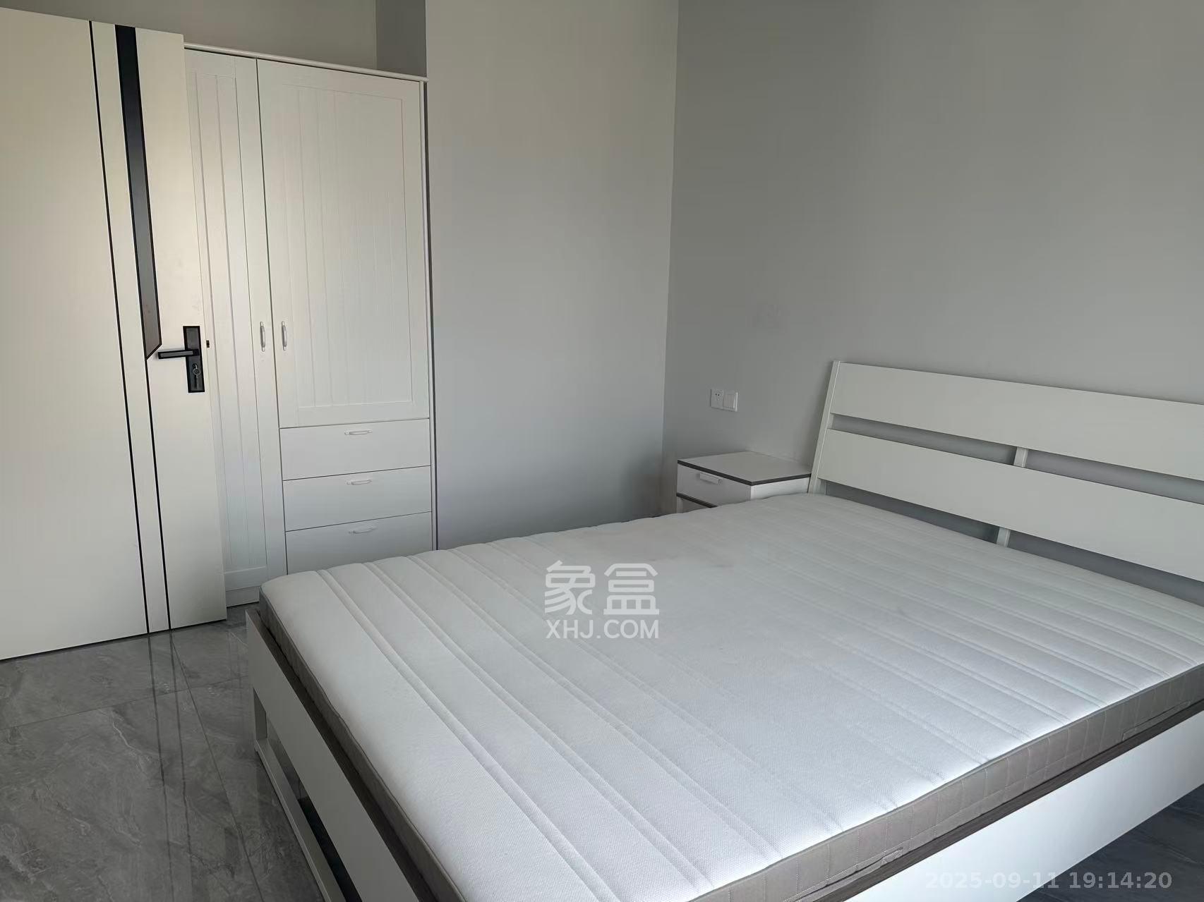 标志浪漫满屋(枫景公寓) 2室2厅1卫 2200.0元/月 标志浪漫满屋(枫景公寓) 2室2厅1卫 2200.0元/月室内图