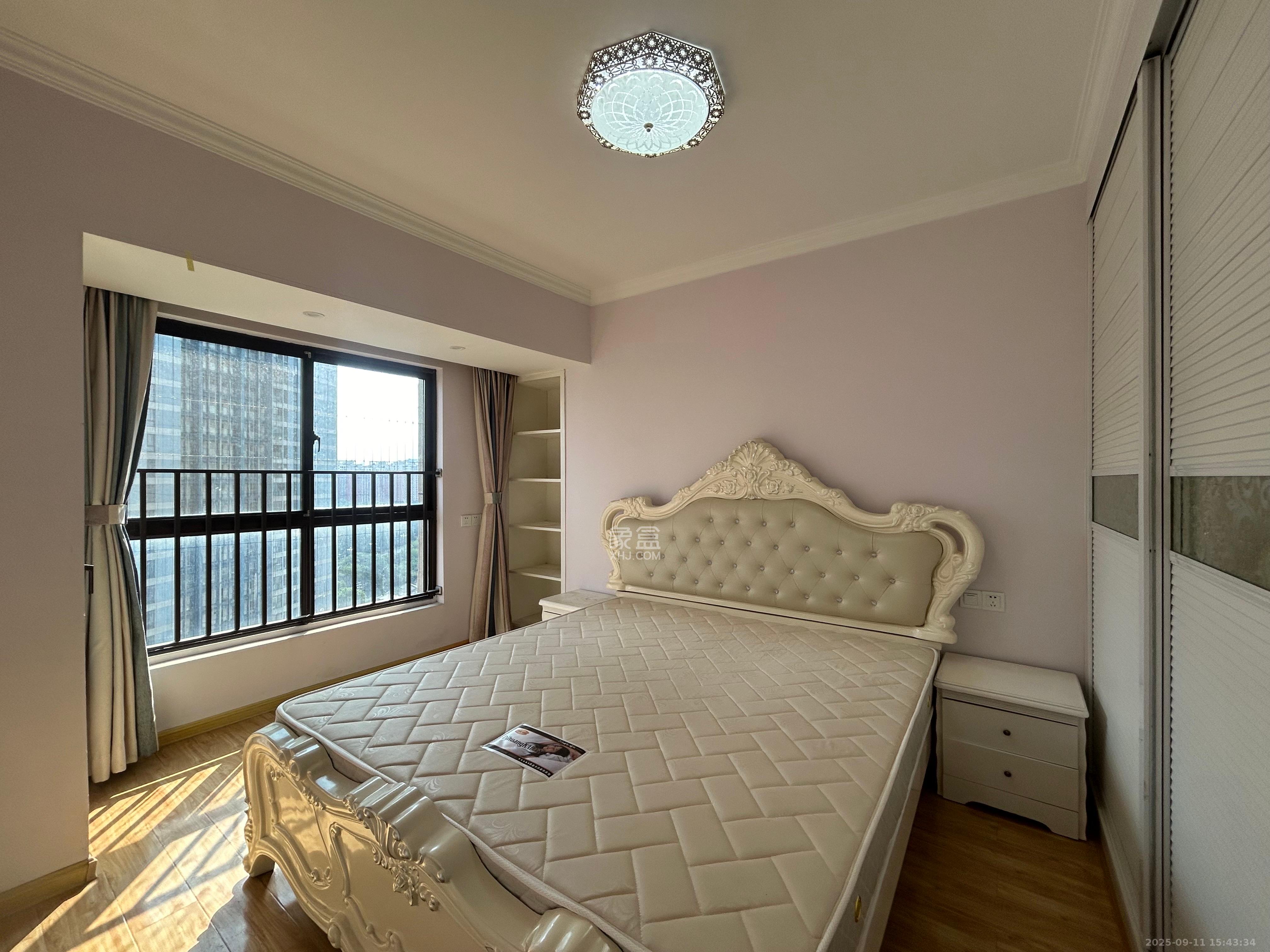 绿地中央广场 3室2厅1卫 3200.0元/月 绿地中央广场 3室2厅1卫 3200.0元/月室内图