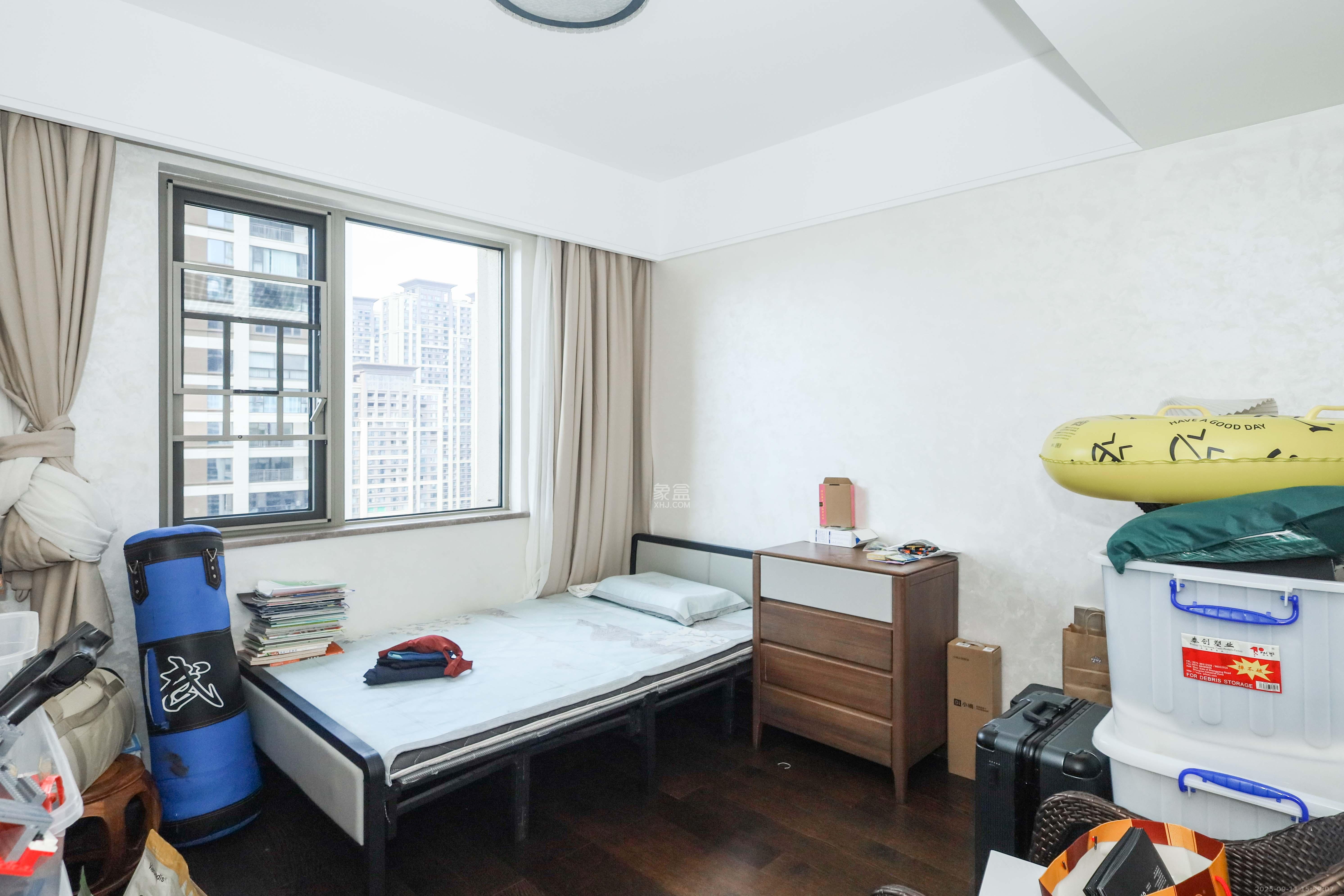 梅溪华府(新城金茂梦想华府) 4室2厅2卫 318.0万 梅溪华府(新城金茂梦想华府) 4室2厅2卫 318.0万卧室