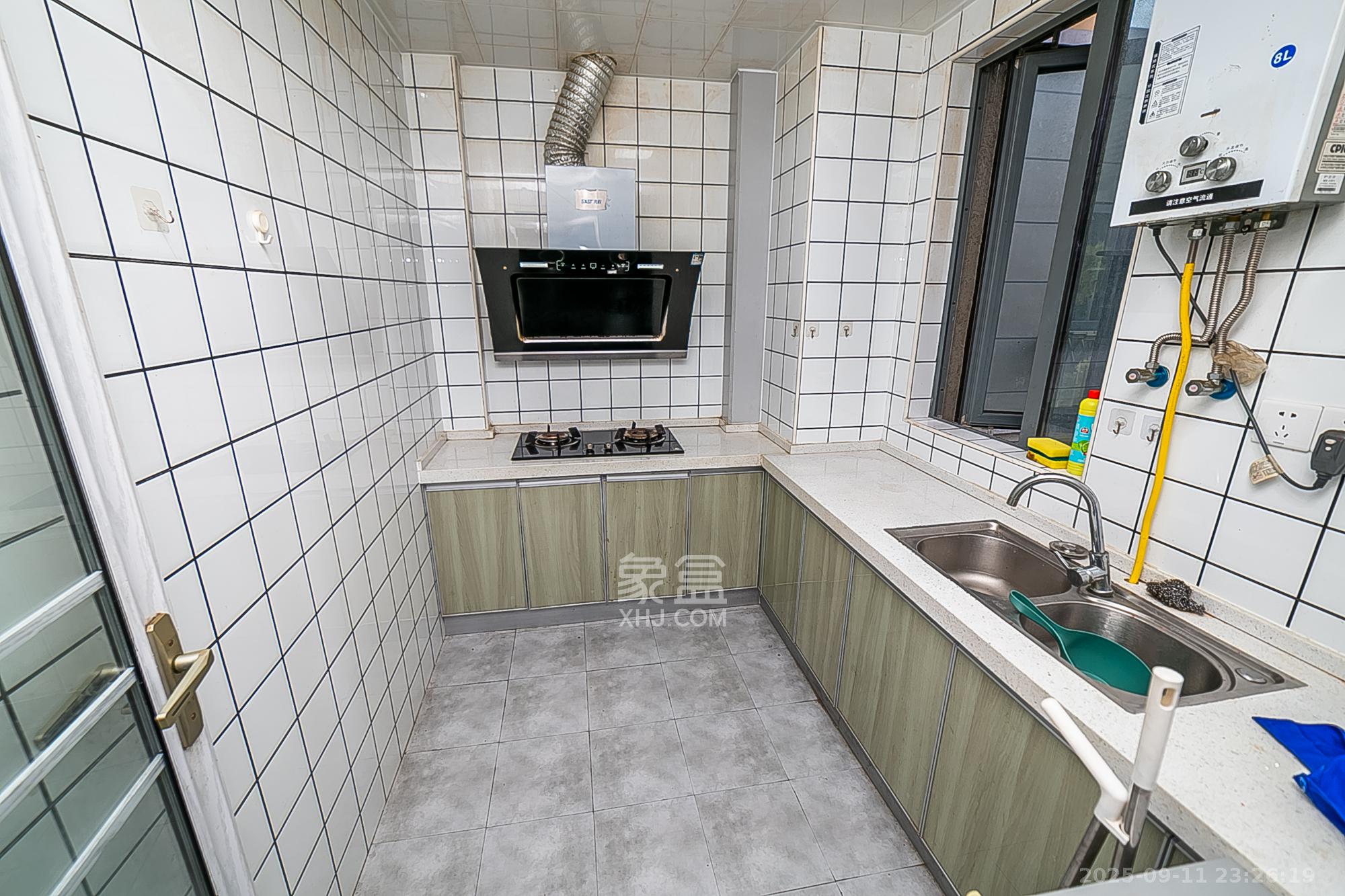 荣盛花语书苑  3室2厅2卫    77.8万 荣盛花语书苑  3室2厅2卫    77.8万其他