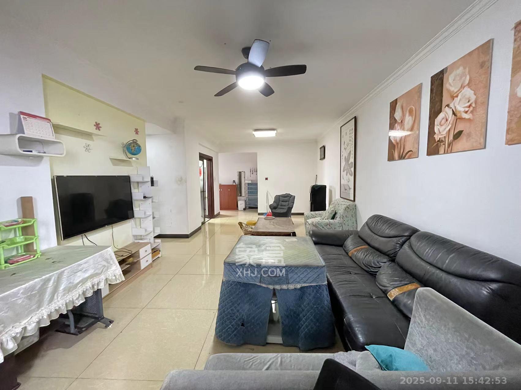 华城广场  2室2厅1卫    2450.0元/月室内图