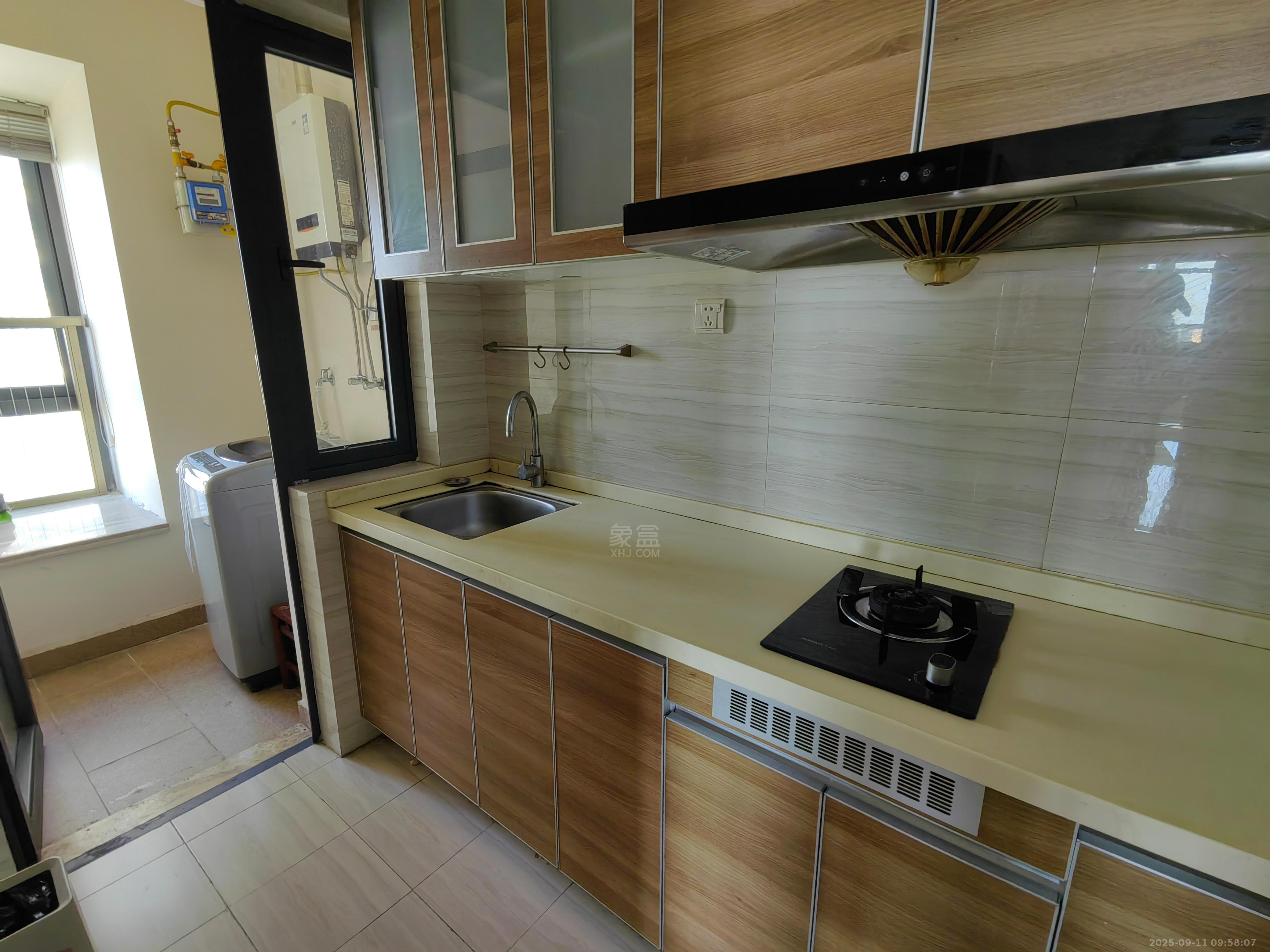 恒大御景湾 2室2厅1卫 1600.0元/月 恒大御景湾 2室2厅1卫 1600.0元/月室内图