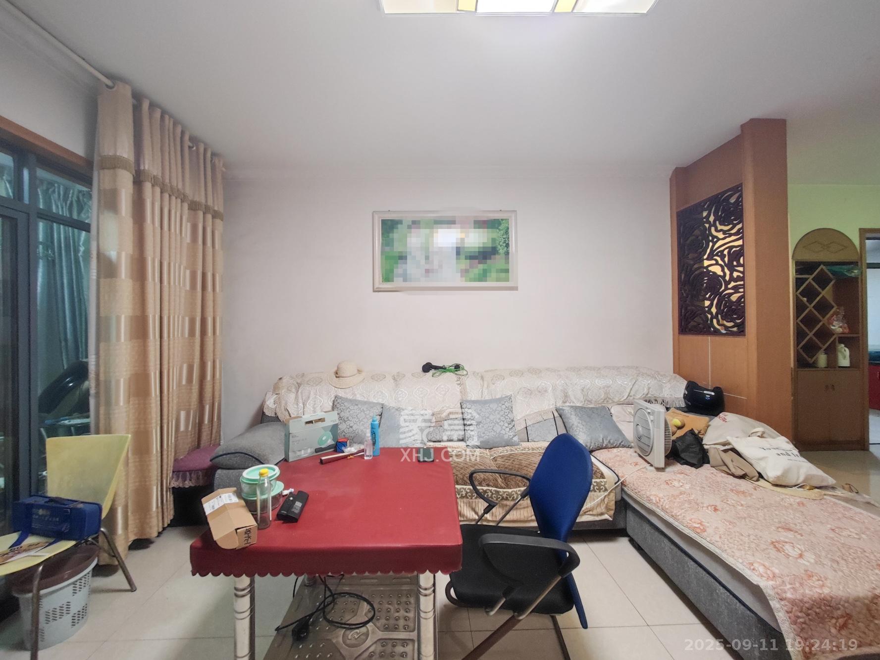 天赐良园 3室2厅1卫 106.0万 天赐良园 3室2厅1卫 106.0万客厅