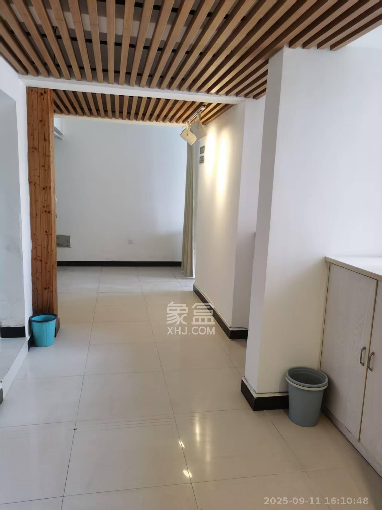 雅阁国际  1室1厅1卫    2600.0元/月室内图