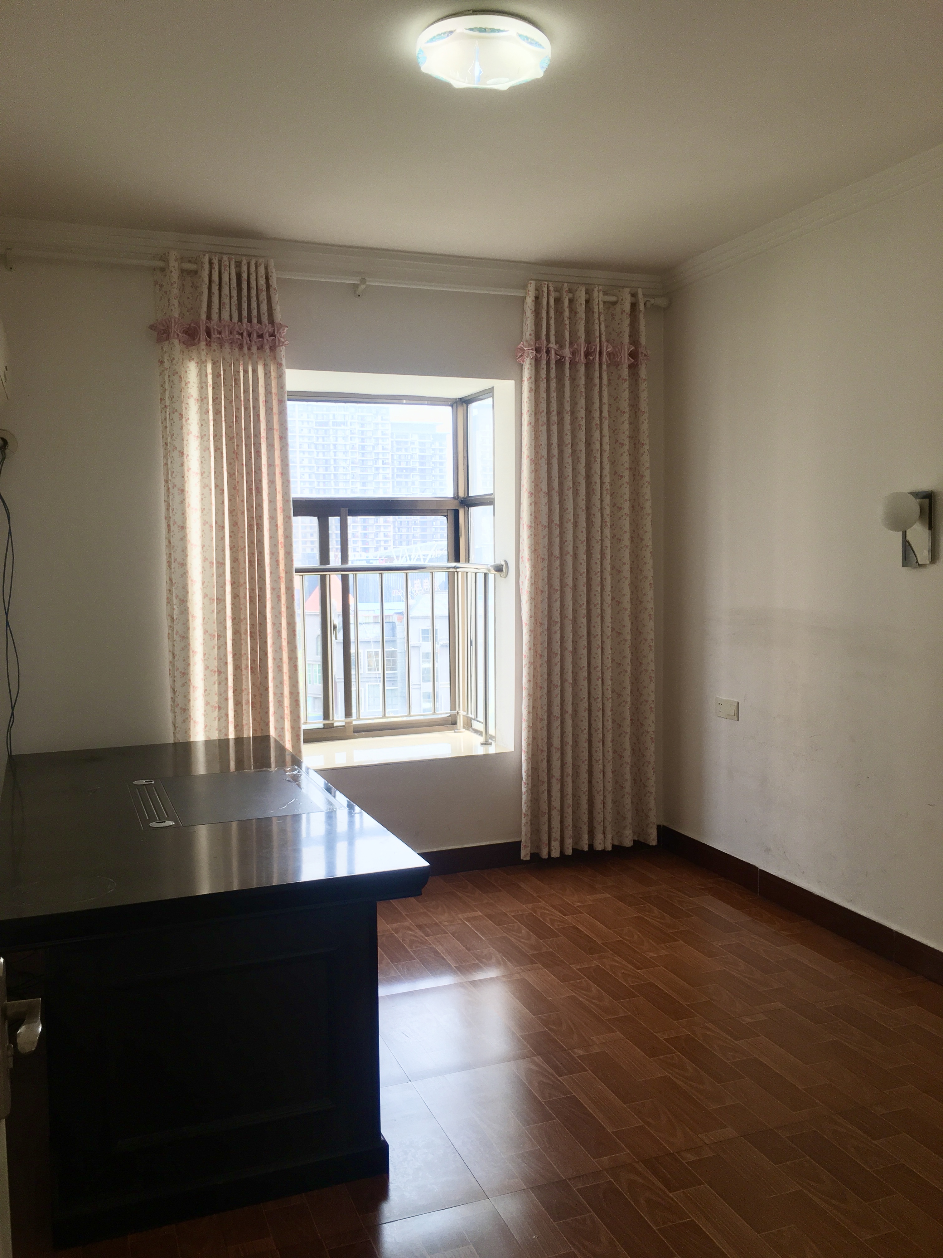 广电记者公寓 4室2厅2卫 2500.0元/月 广电记者公寓 4室2厅2卫 2500.0元/月室内图