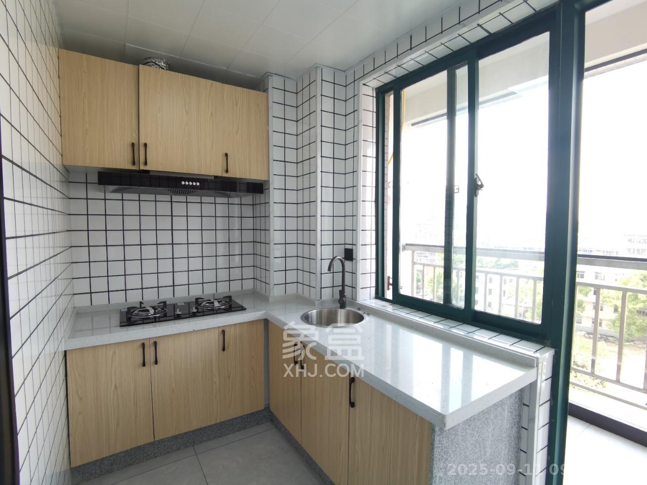 盛德碧瑞庭  3室2厅2卫    2400.0元/月室内图