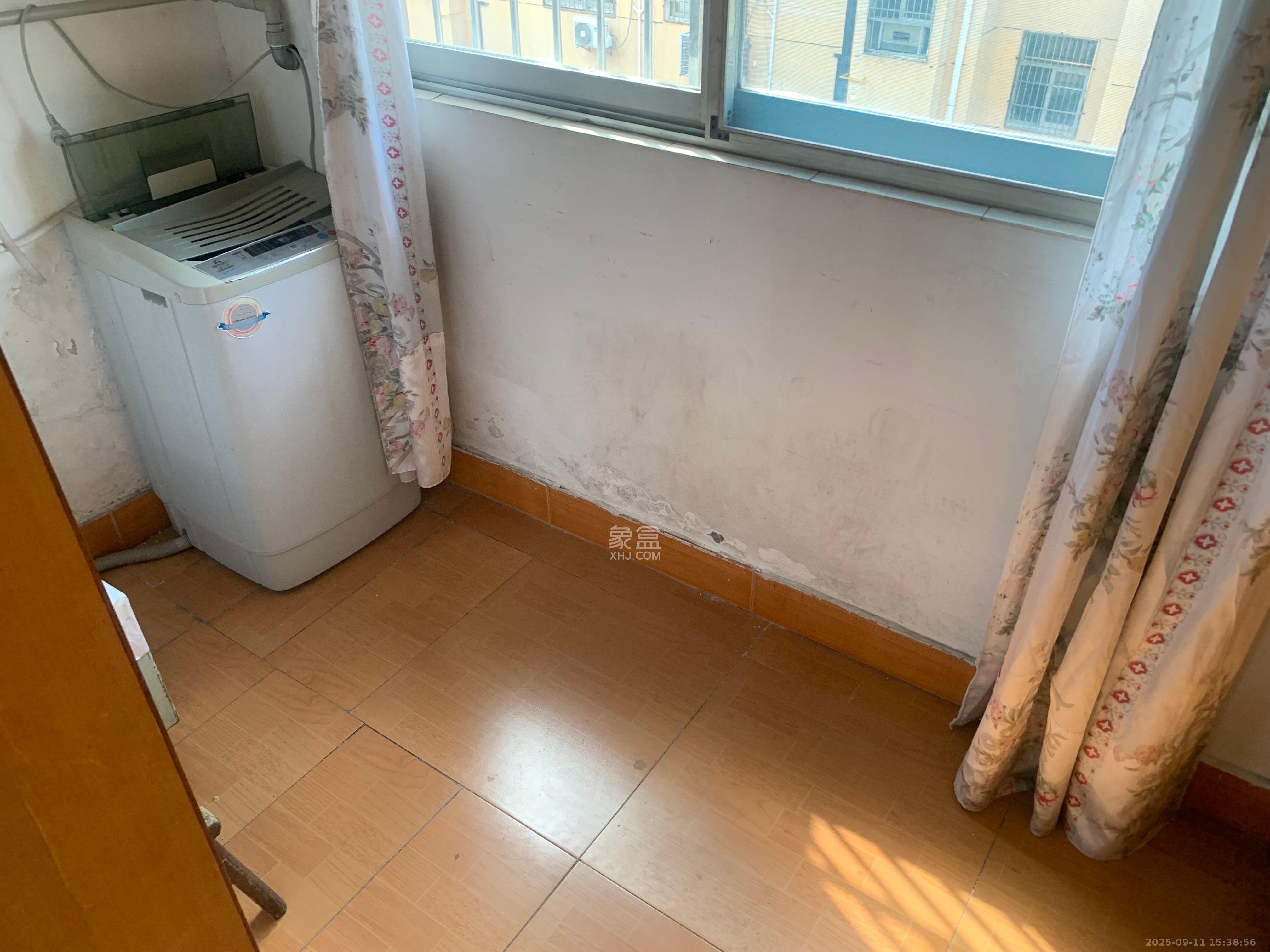 长华小区  2室1厅1卫    1600.0元/月室内图