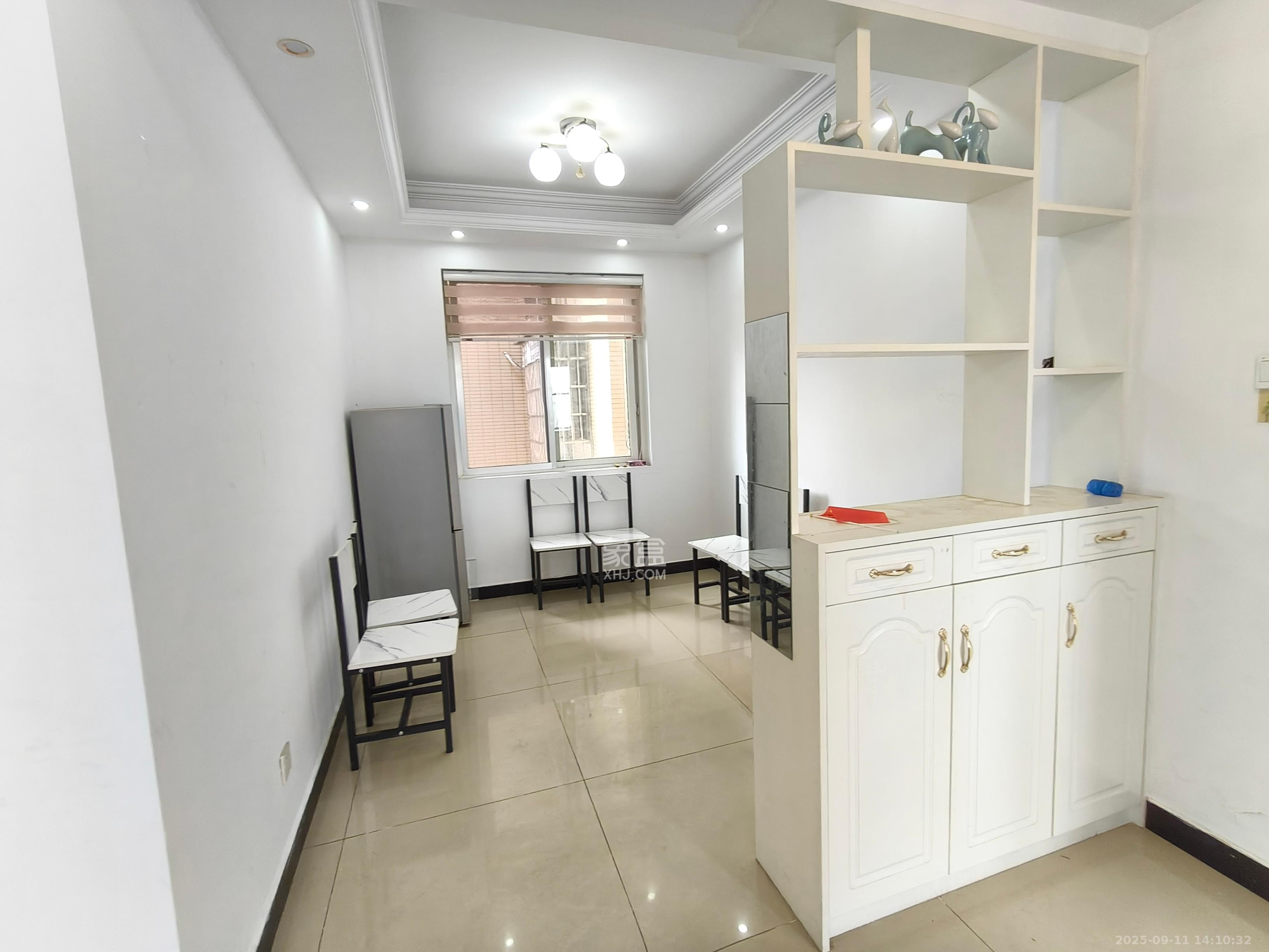 星城新宇黎锦苑 3室2厅1卫 2100.0元/月 星城新宇黎锦苑 3室2厅1卫 2100.0元/月室内图