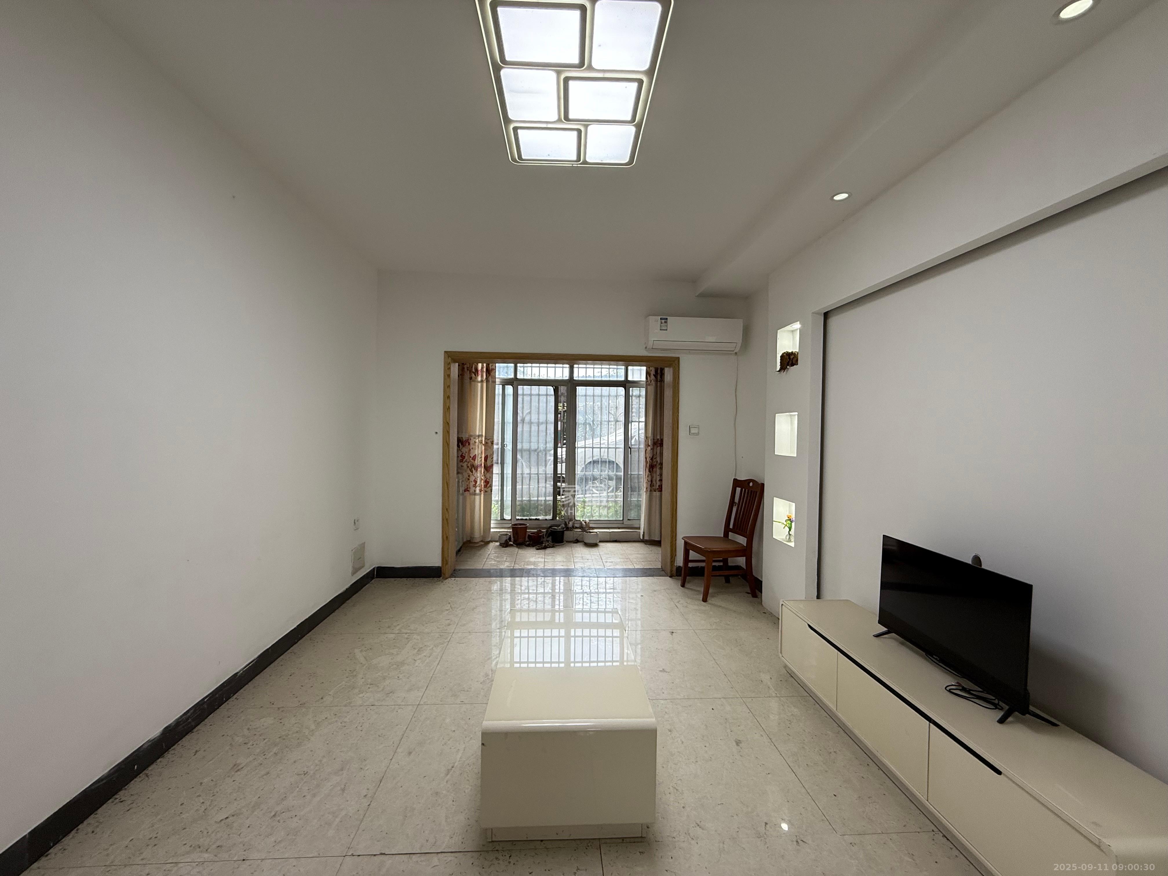 山水湾  2室2厅1卫    1000.0元/月 山水湾  2室2厅1卫    1000.0元/月室内图