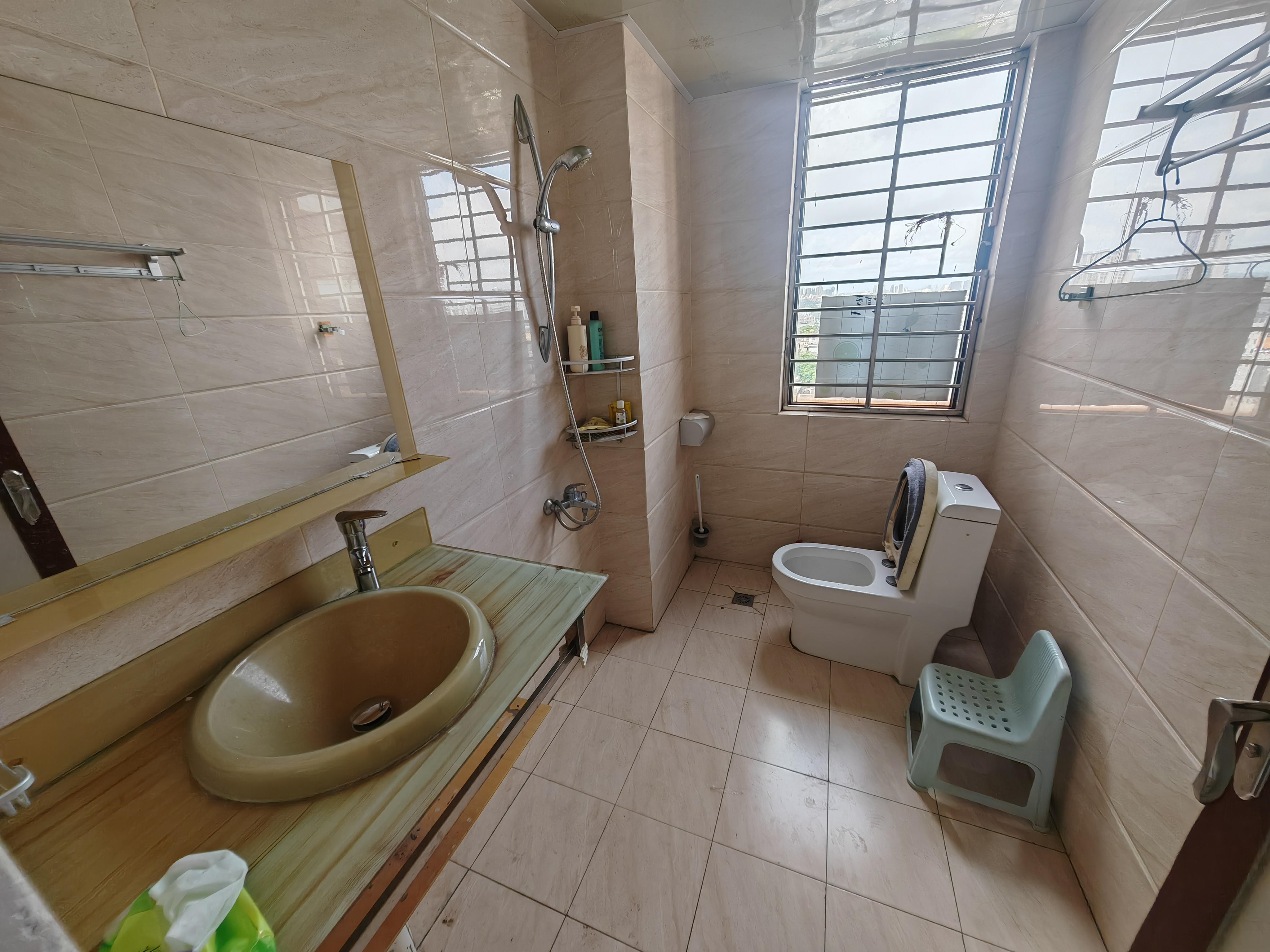 润江财苑 3室2厅2卫 2700.0元/月 润江财苑 3室2厅2卫 2700.0元/月室内图