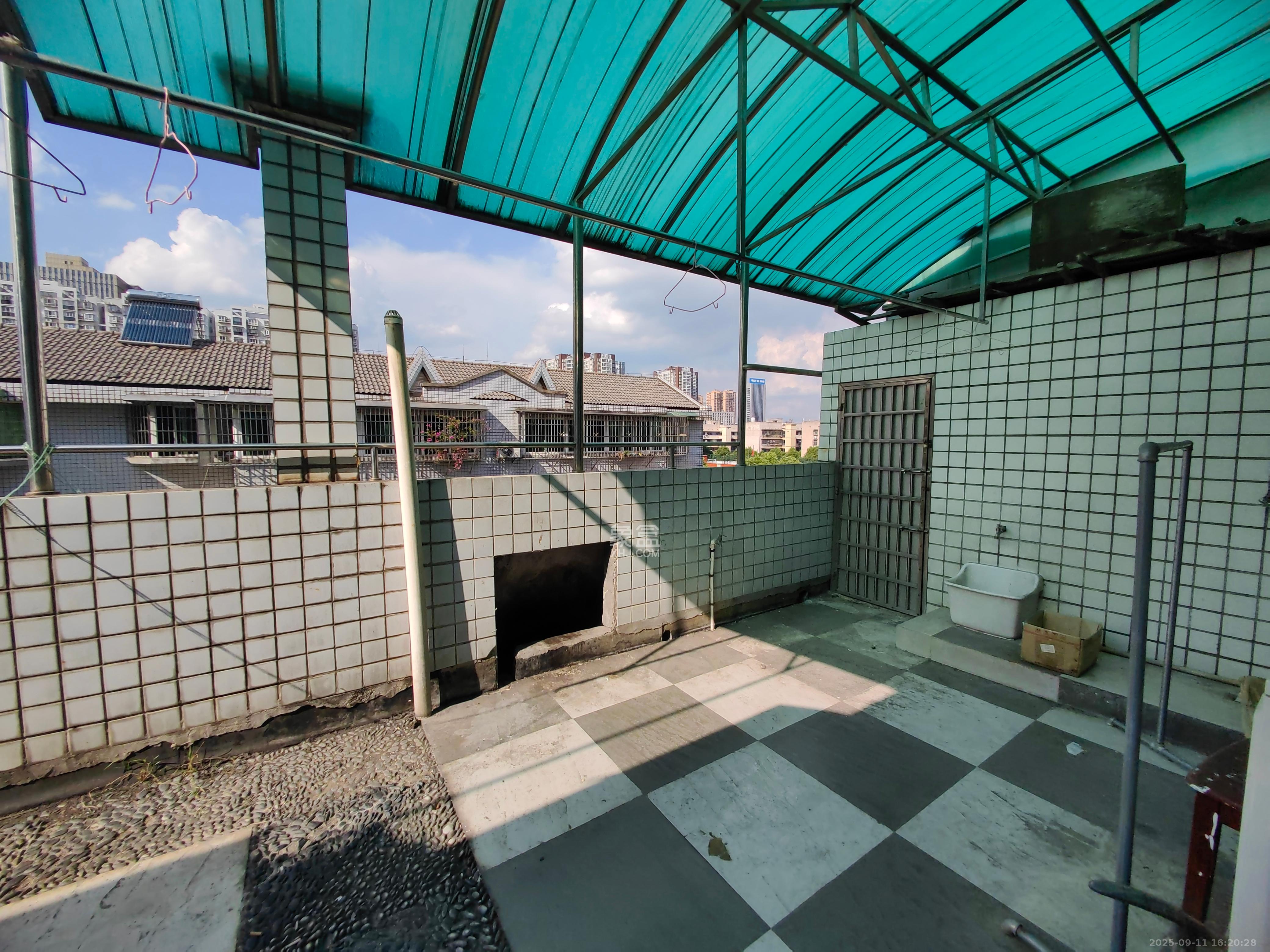 五一新村安置小区(永定社区、永兴社区、永祥社区)  7室1厅2卫    2800.0元/月 五一新村安置小区(永定社区、永兴社区、永祥社区)  7室1厅2卫    2800.0元/月室内图1